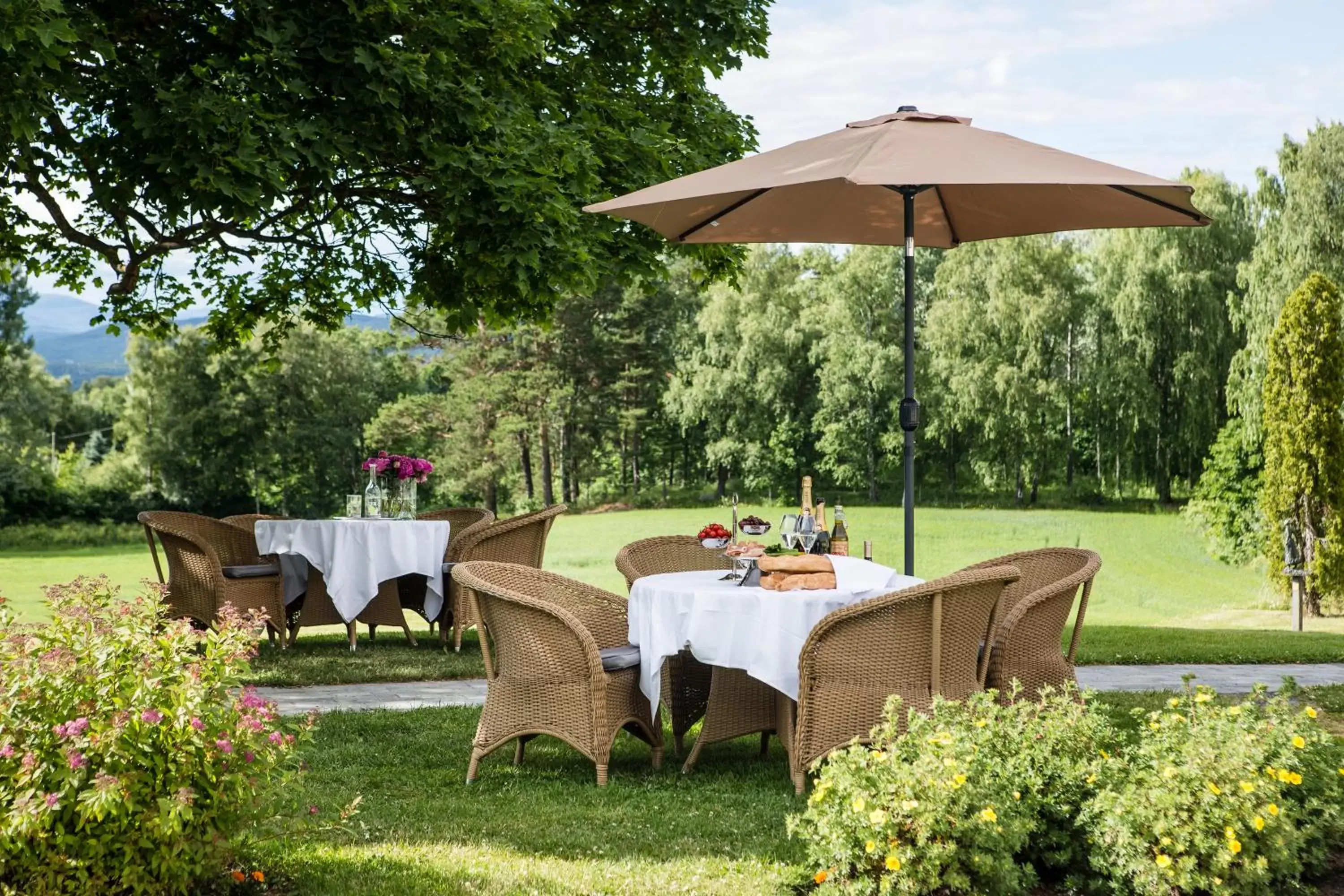 Garden, Restaurant/Places to Eat in Klækken Hotel
