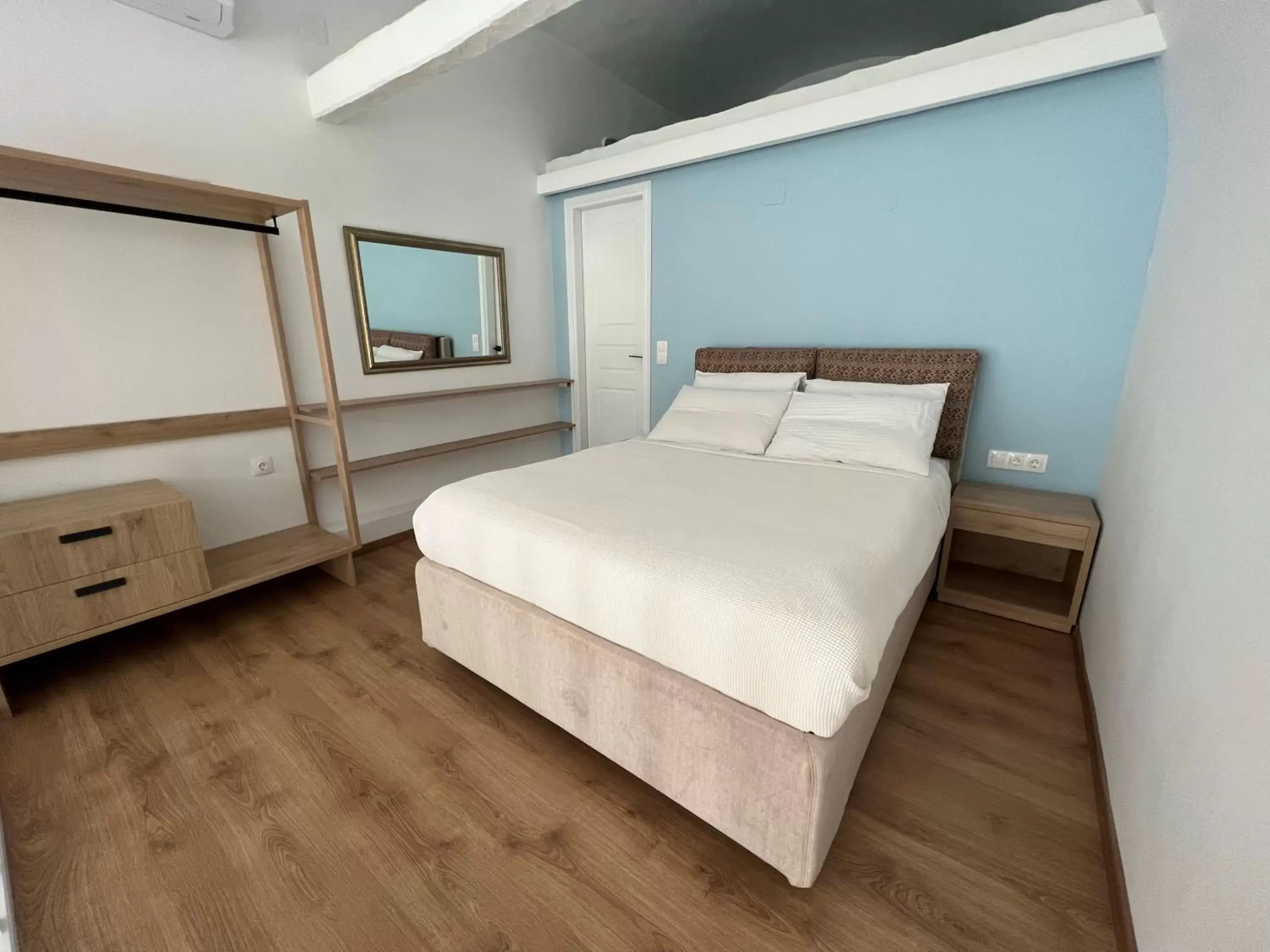 Bed in Douskos Port House