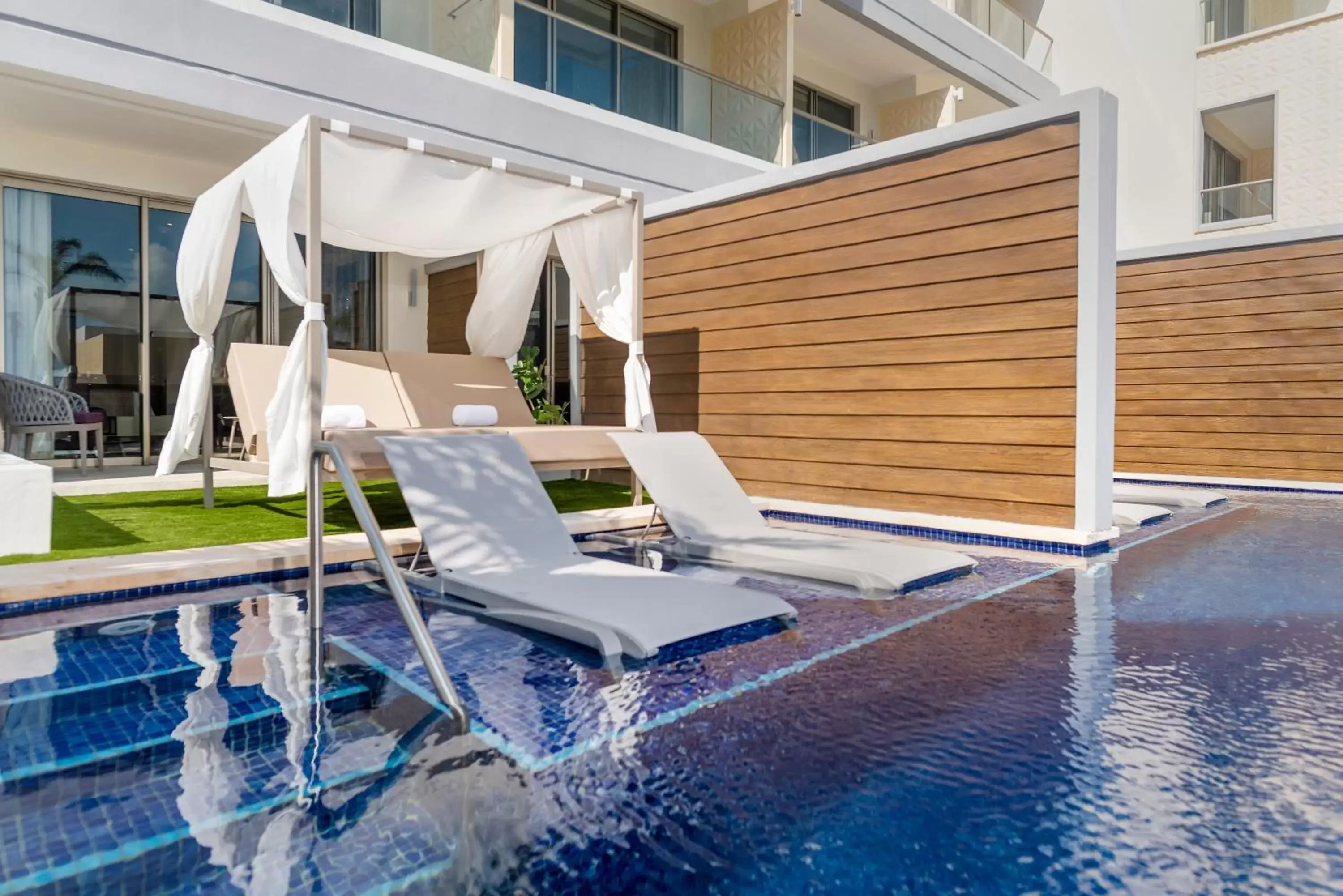 Swimming Pool in Planet Hollywood Cancun, An Autograph Collection All-Inclusive Resort