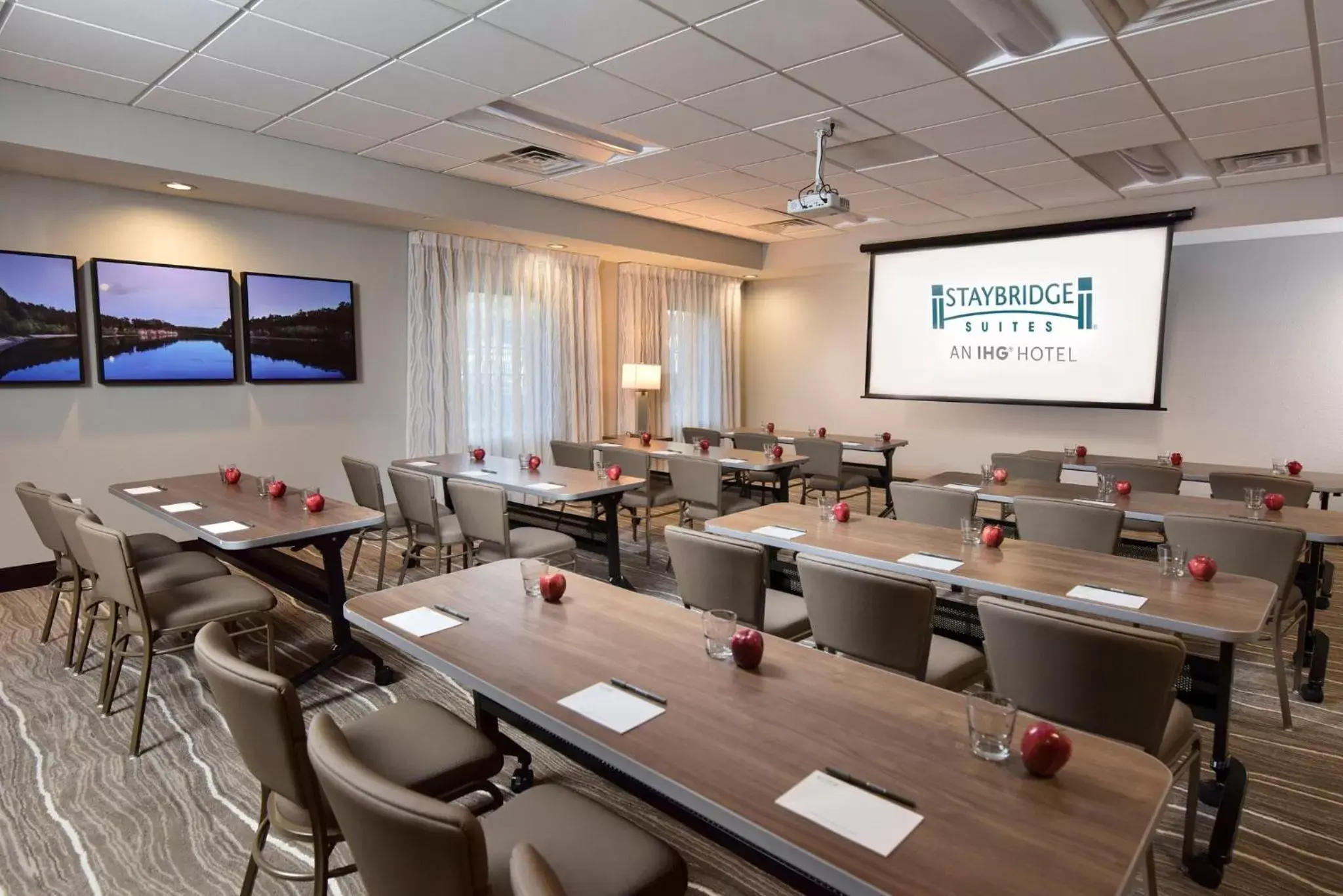 Meeting/conference room in Staybridge Suites - Wisconsin Dells - Lake Delton, an IHG Hotel