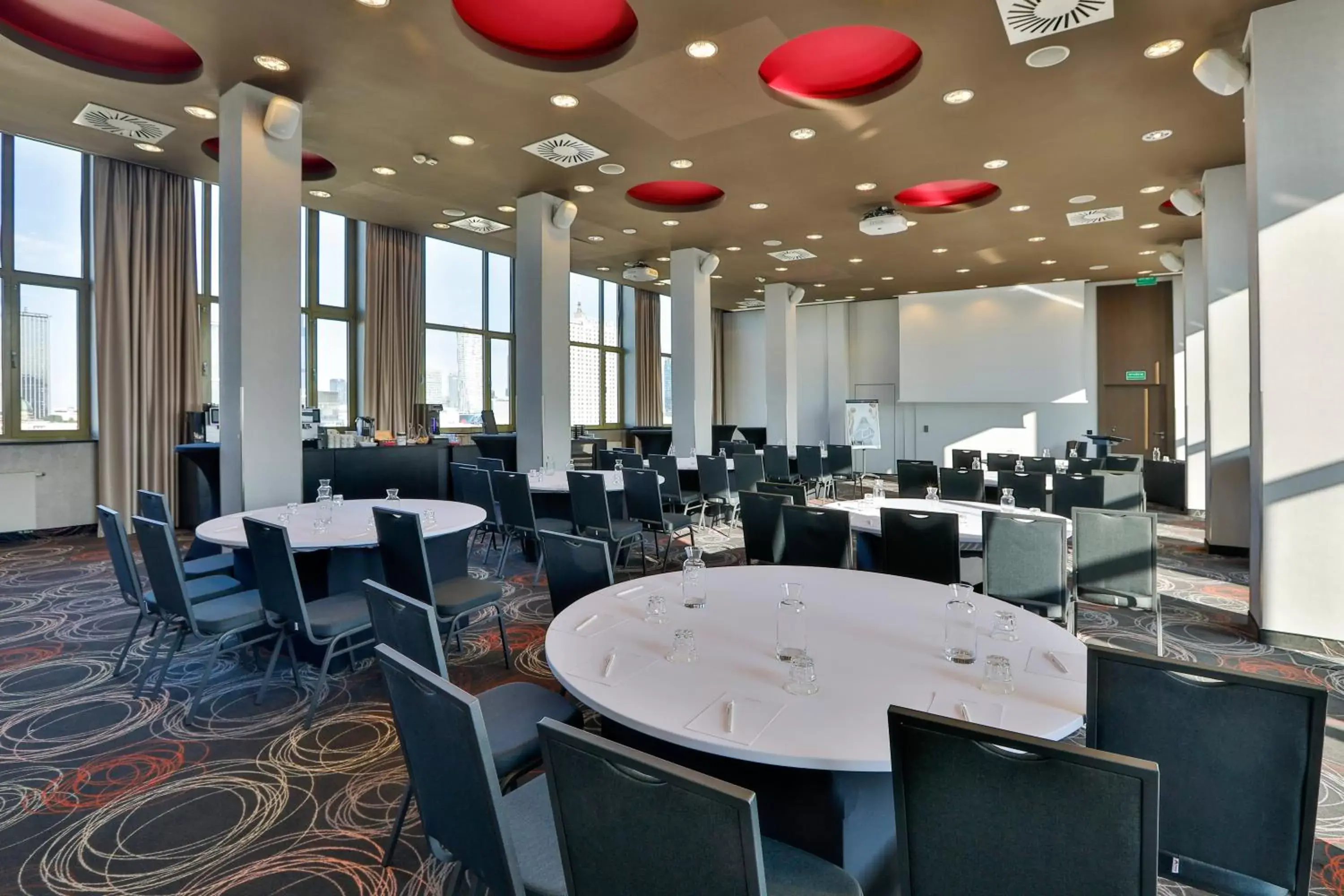 Meeting/conference room, Restaurant/Places to Eat in Mercure Warszawa Grand