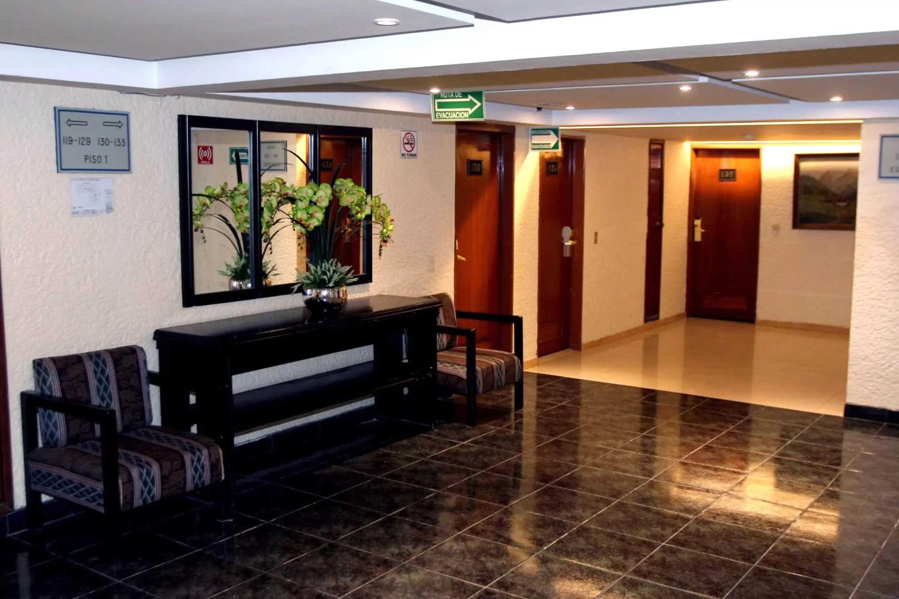 Area and facilities, Lobby/Reception in Hotel Universo