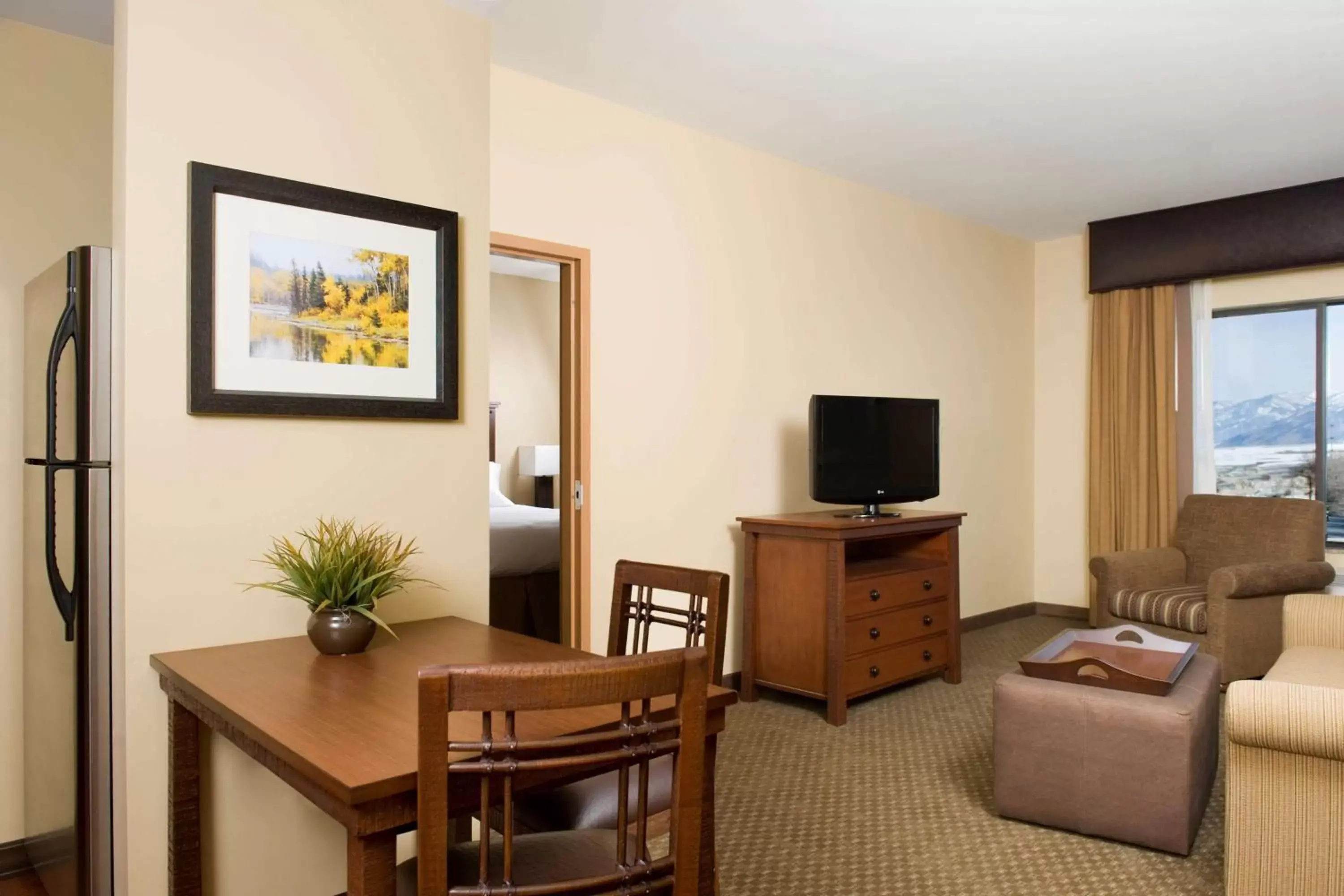 Living room, TV/Entertainment Center in Homewood Suites by Hilton Bozeman