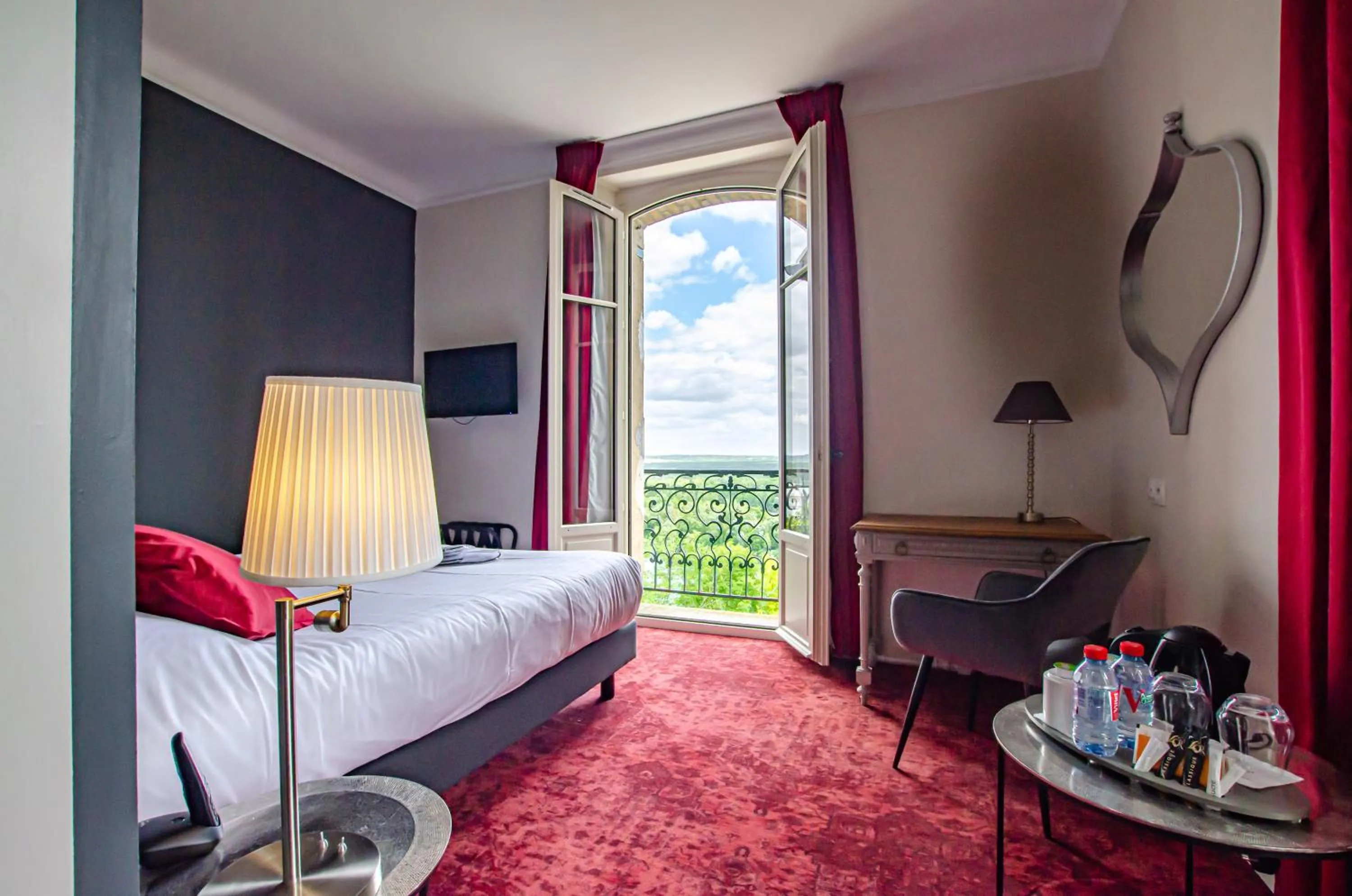 View (from property/room), Bed in Domaine De La Corniche