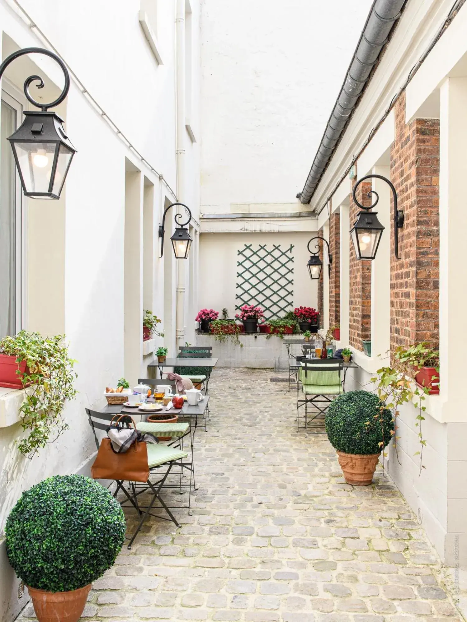 Balcony/Terrace, Restaurant/Places to Eat in A l'Hôtel Des Roys