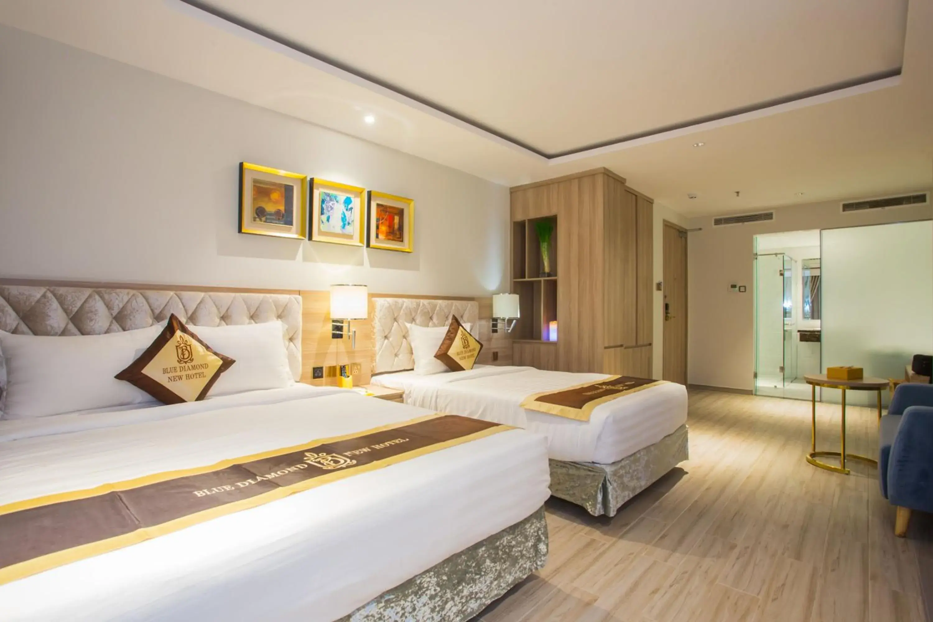 Triple Room with Bathroom in BLUE DIAMOND 8B Hotel Triple Room with Bathroom in BLUE DIAMOND 8B Hotel