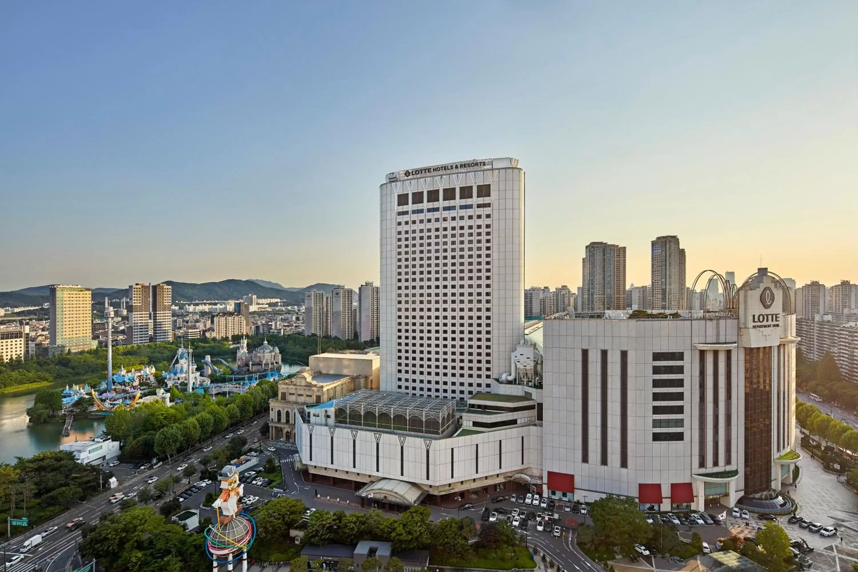 Property building in Lotte Hotel World