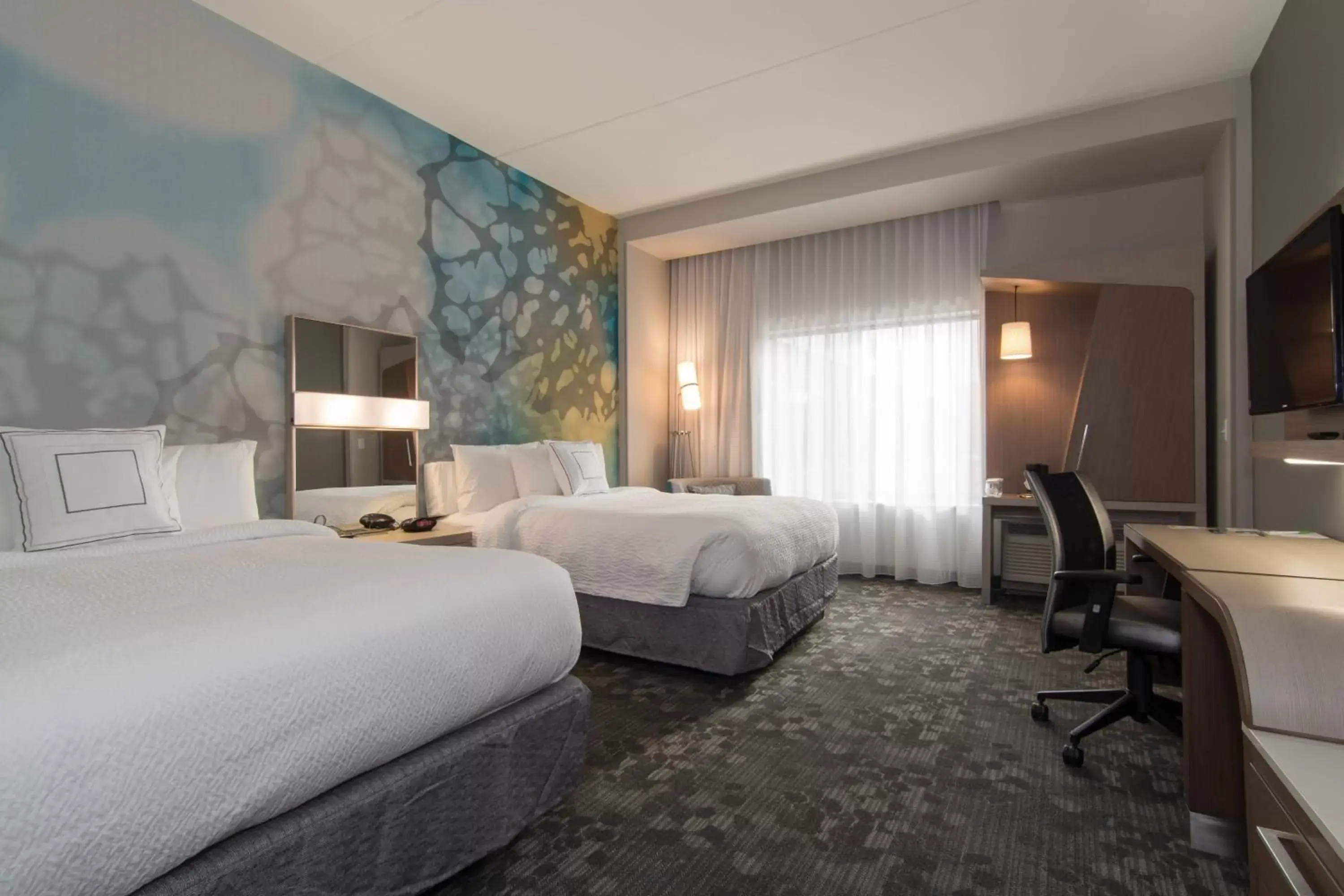 Photo of the whole room, Bed in Courtyard by Marriott Raleigh-Durham Airport/Brier Creek