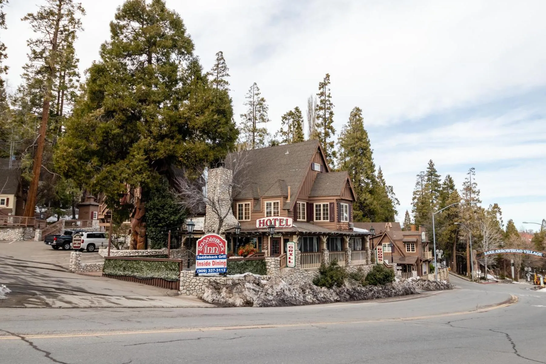 Saddleback Inn at Lake Arrowhead