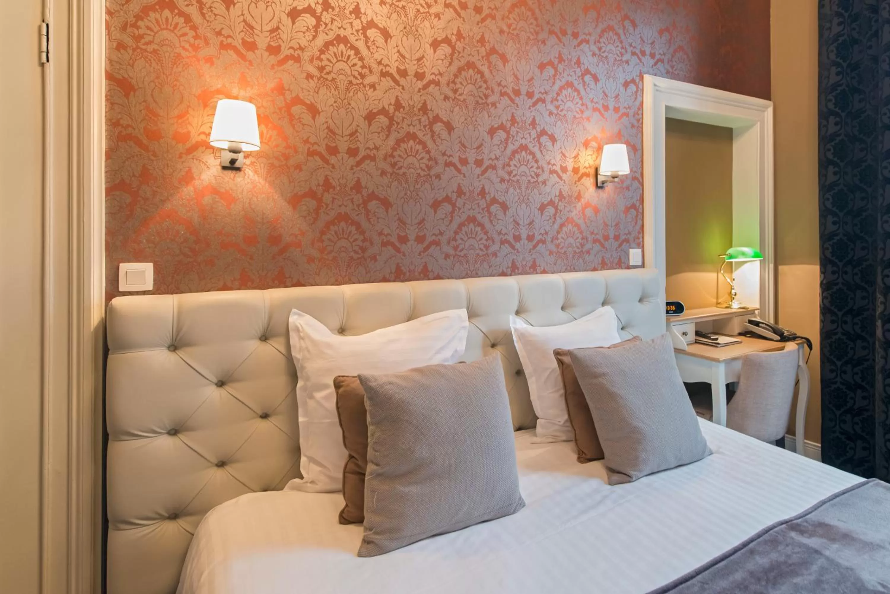 Decorative detail, Bed in Boutique Hotel Huys van Steyns