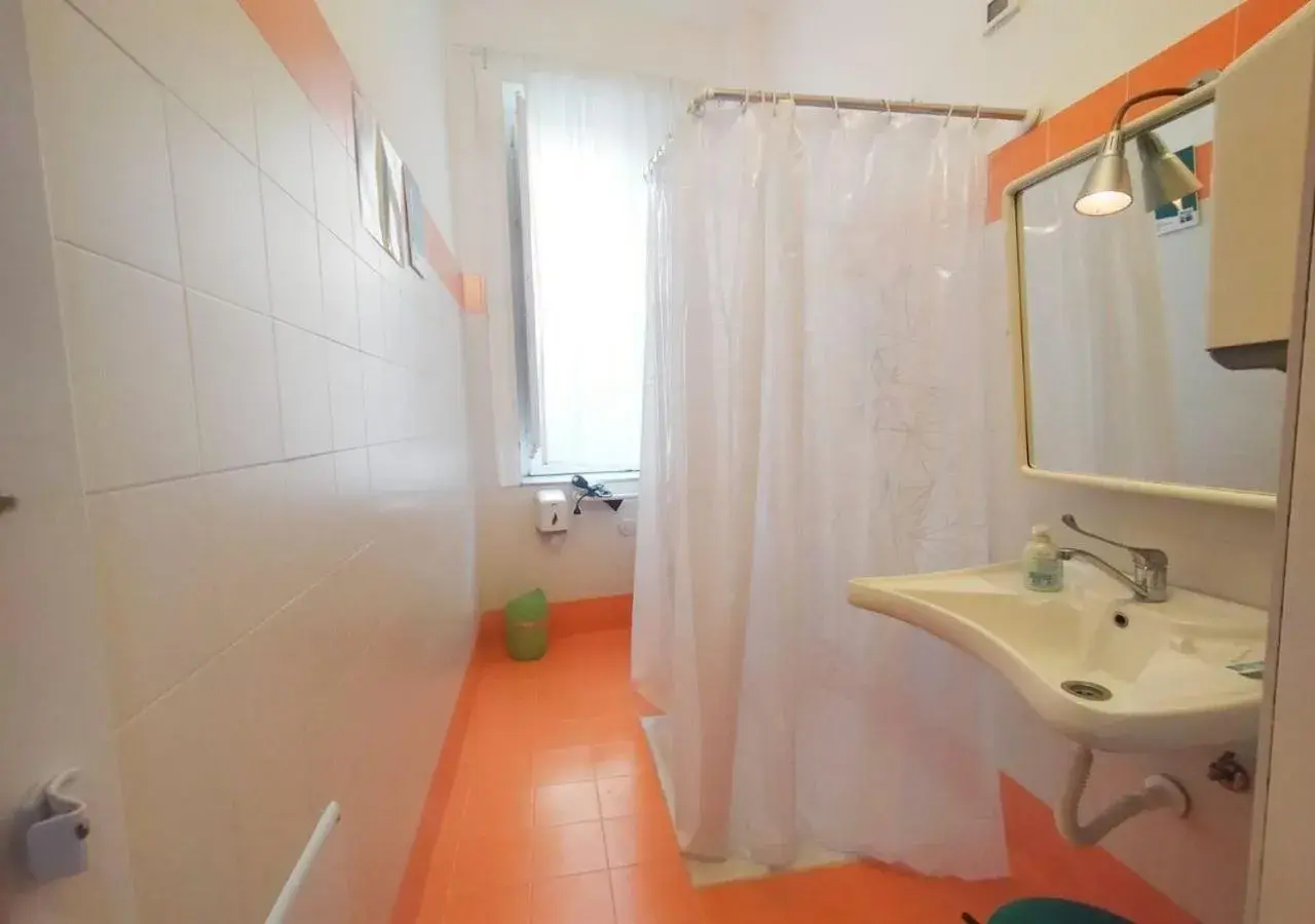 Bathroom in A Casa di Amici