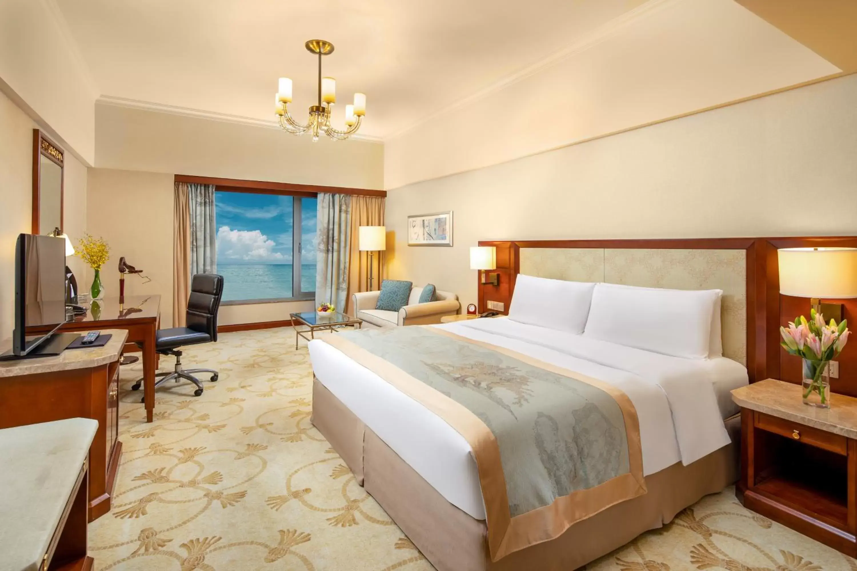 Bed in Shangri-La Beihai