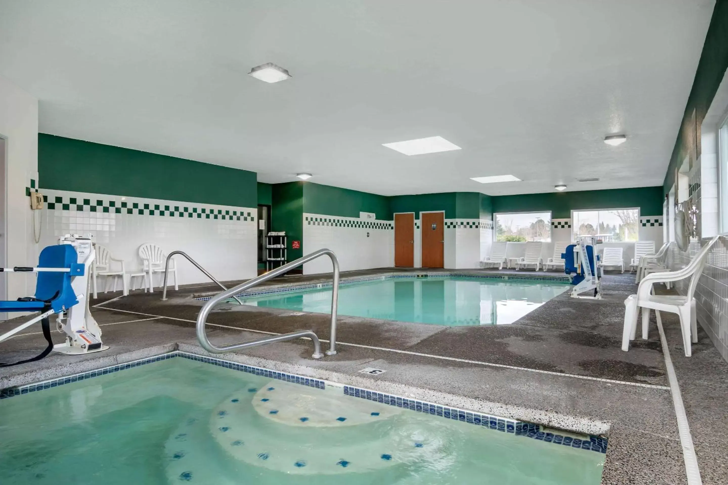 On site, Swimming Pool in Comfort Inn & Suites Salem