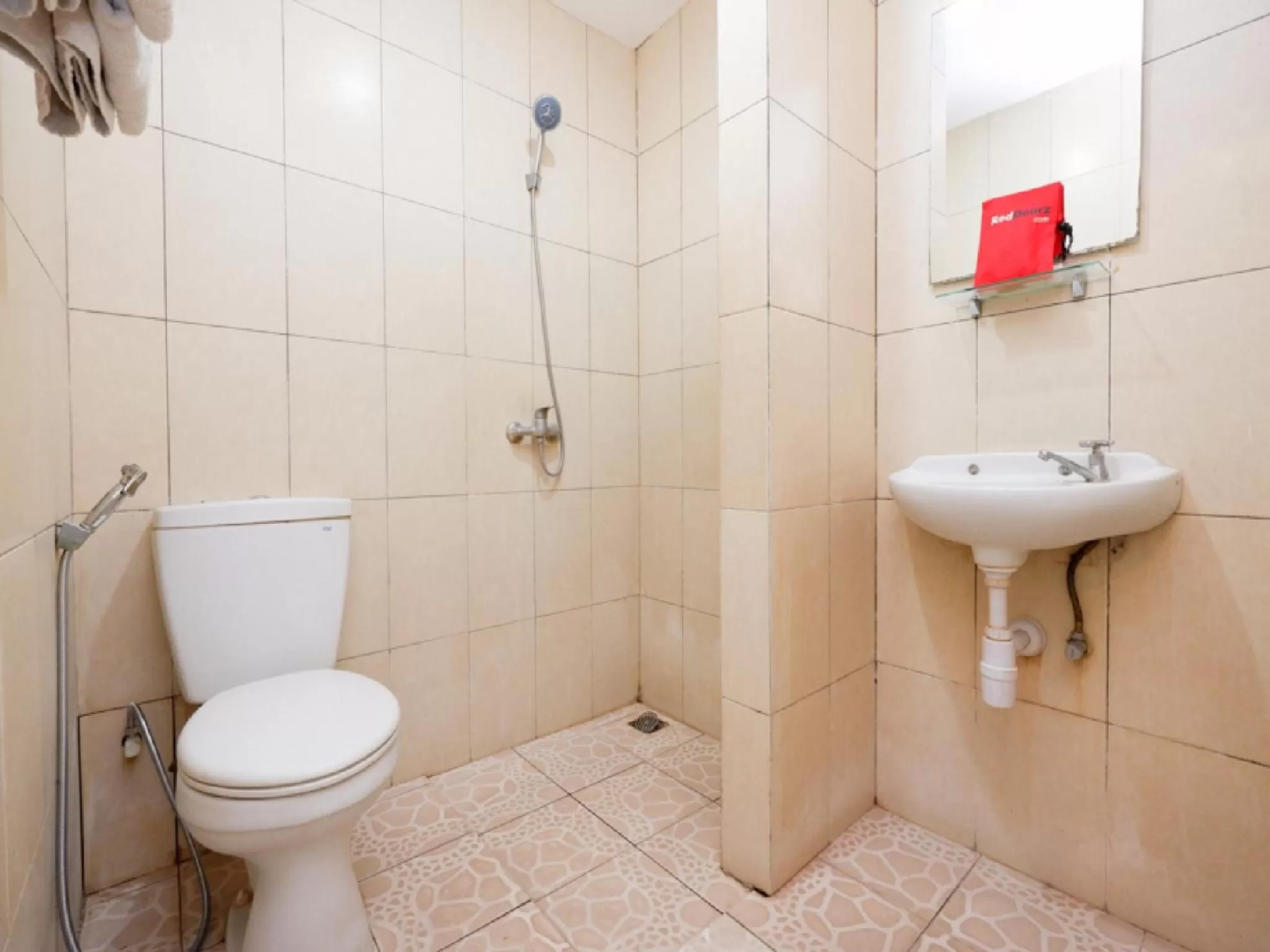 Bathroom in RedDoorz Plus @ Singosari Raya