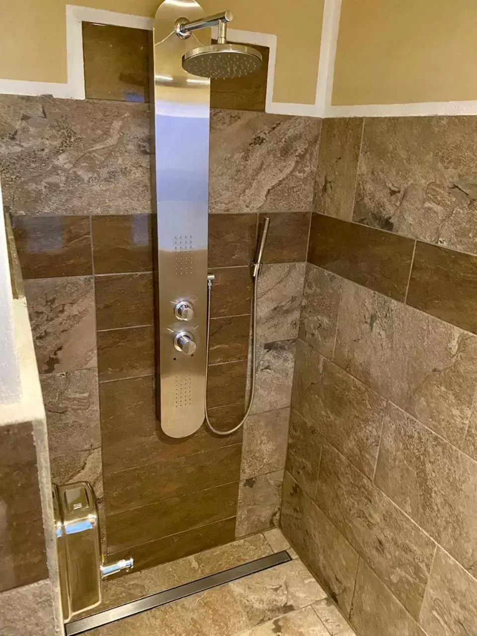 Shower, Bathroom in Sosua Inn Hotel