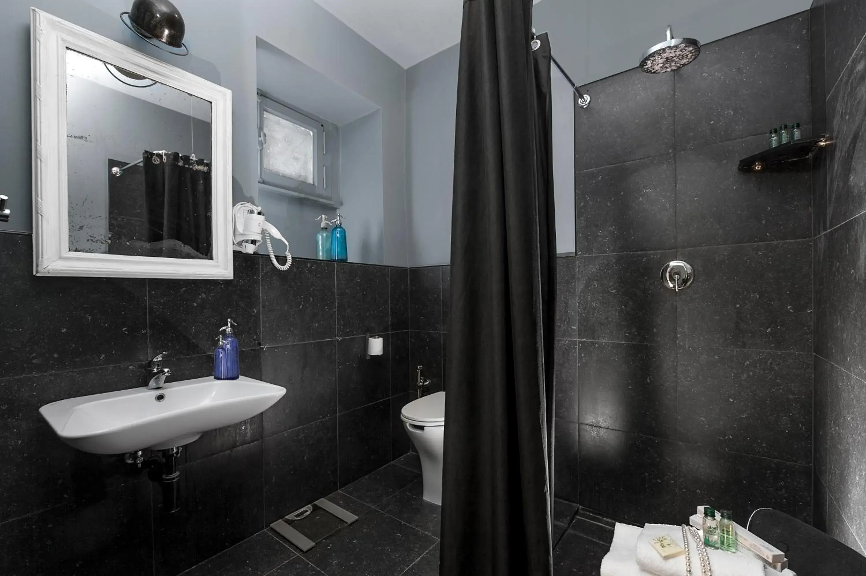 Shower, Bathroom in Daniele Manin Guesthouse