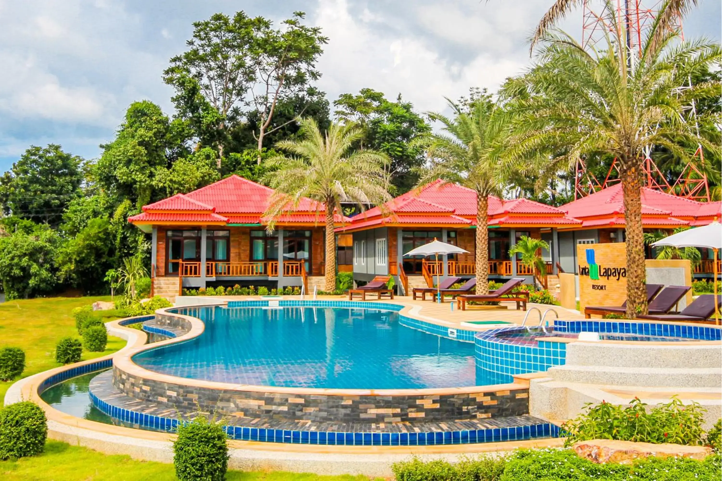 Property building, Swimming Pool in Lanta Lapaya Resort