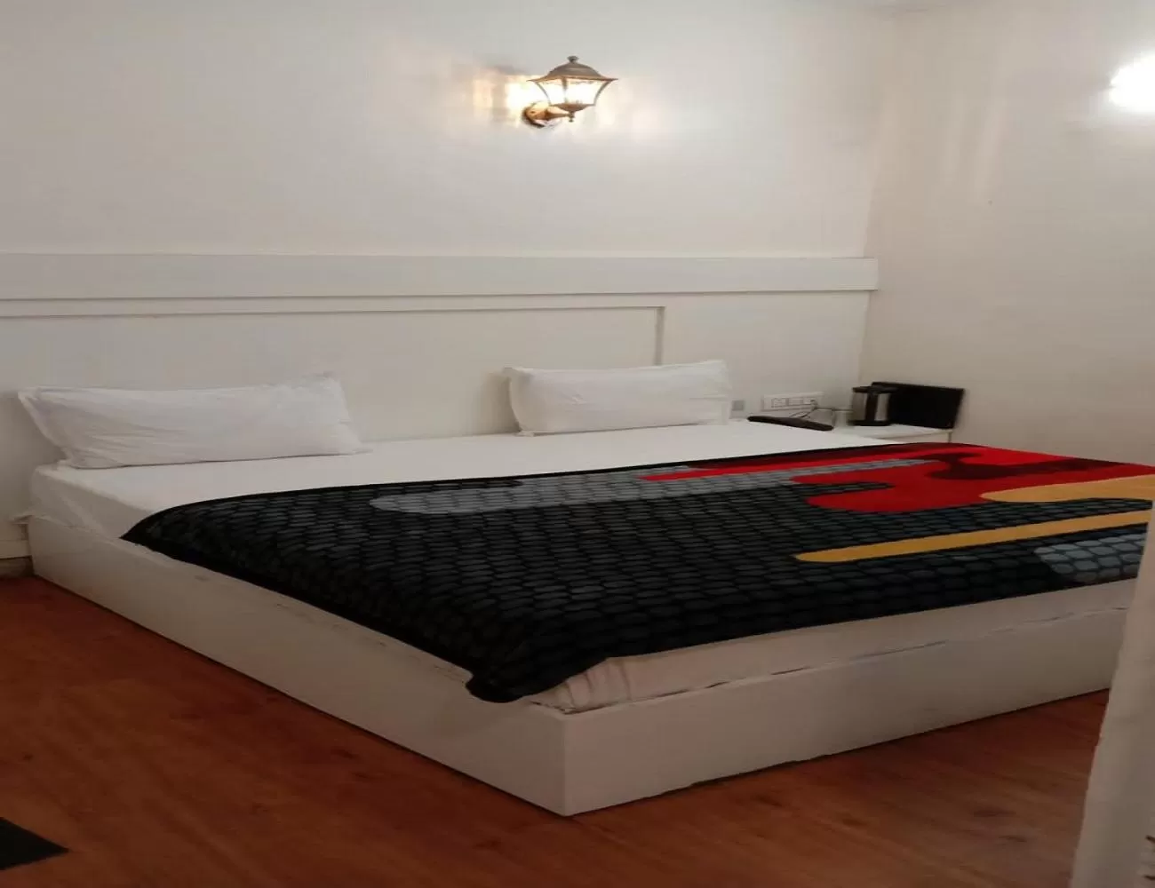 Bedroom, Bed in Hotel Diamond, Mussoorie