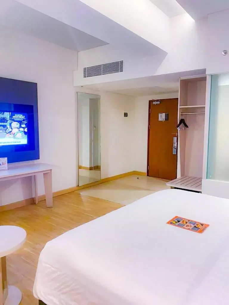 Bedroom, Bed in Harper Palembang by ASTON Bedroom, Bed in Harper Palembang by ASTON