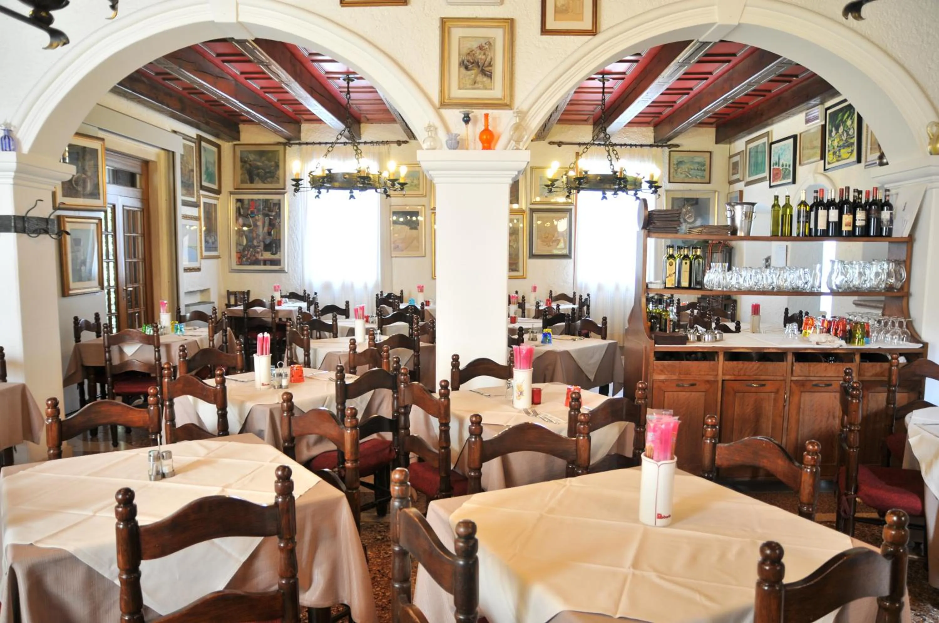 Restaurant/places to eat in Hotel 5 Colonne