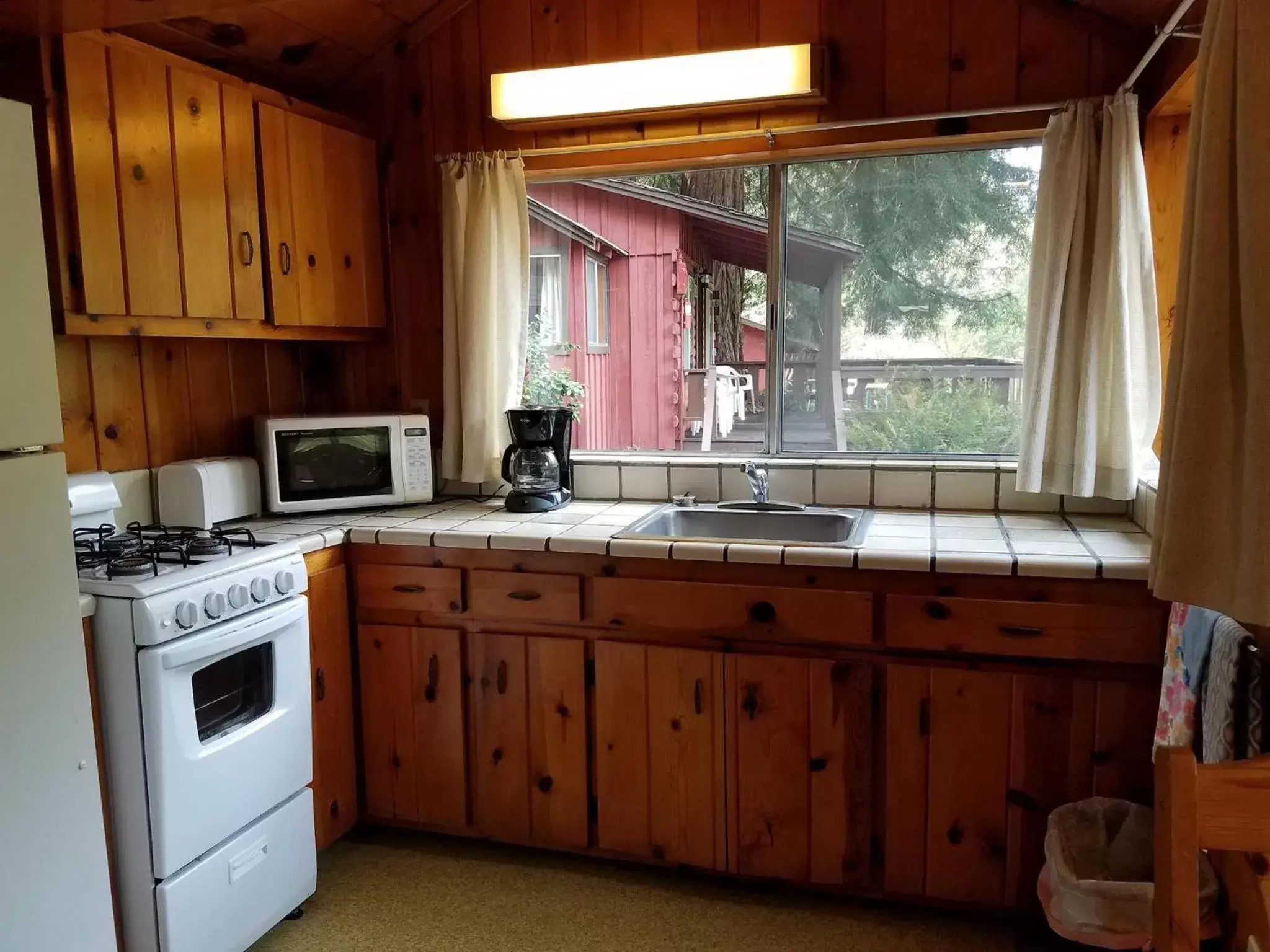 Kitchen or kitchenette, Kitchen/Kitchenette in Fern River Resort