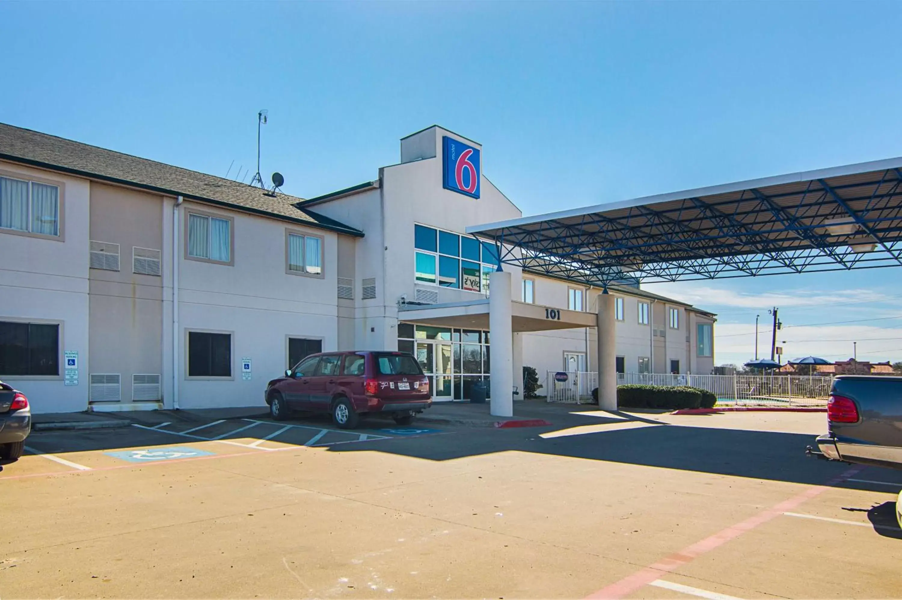 Property building in Motel 6-Terrell, TX Property building in Motel 6-Terrell, TX