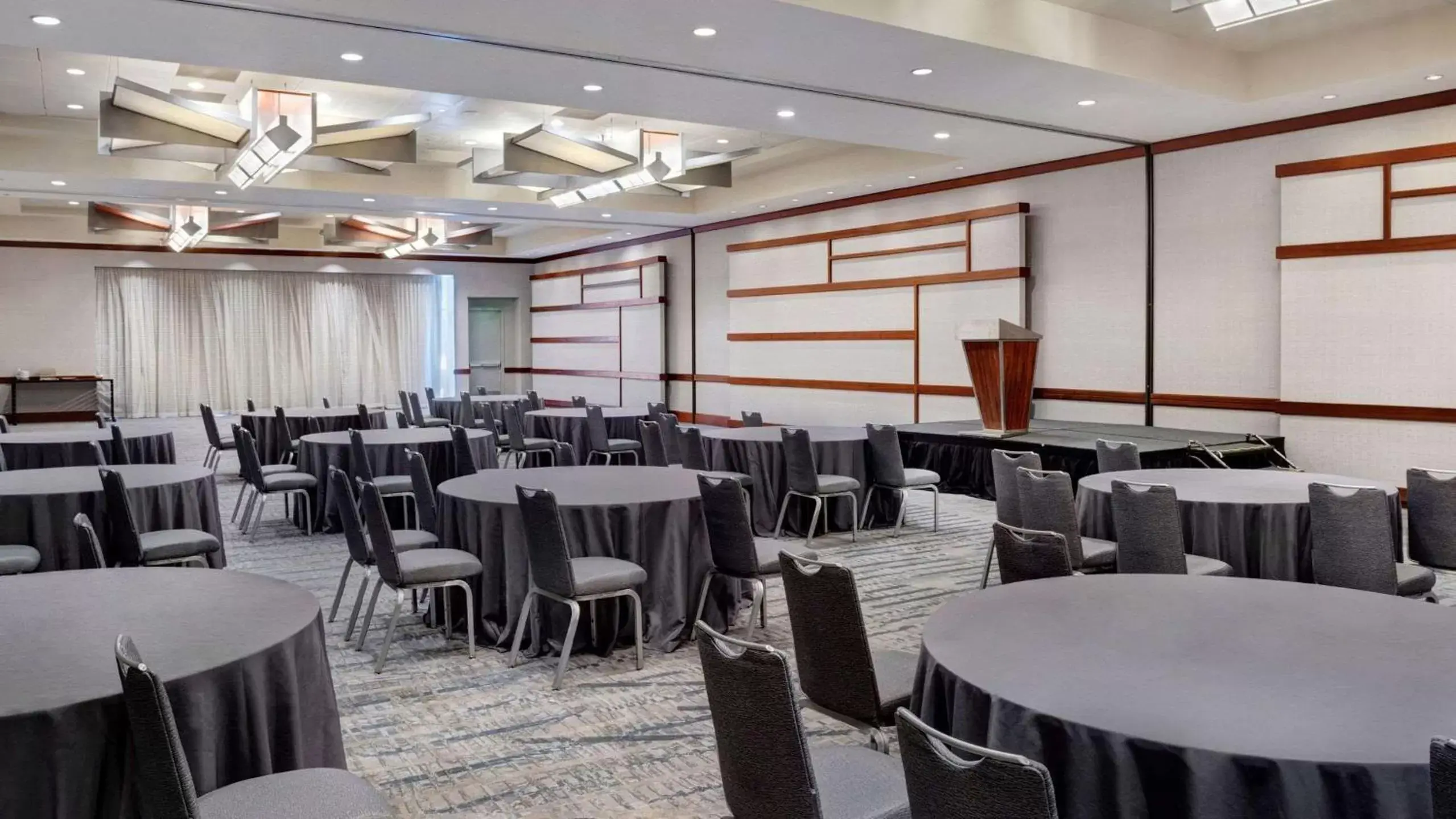 Meeting/conference room, Restaurant/Places to Eat in Hyatt Regency DFW International Airport