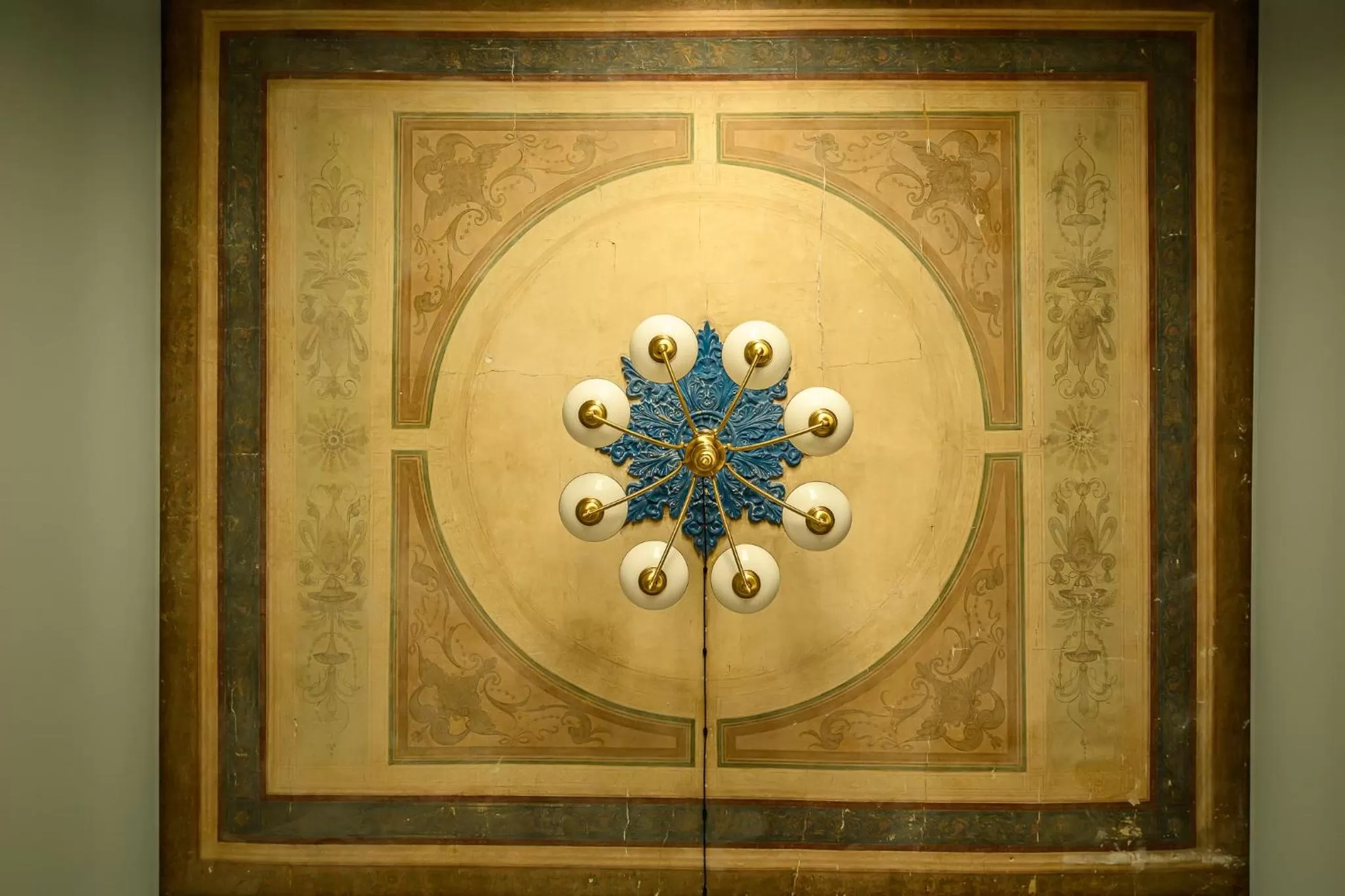 Decorative detail in Roze Peldu Residence