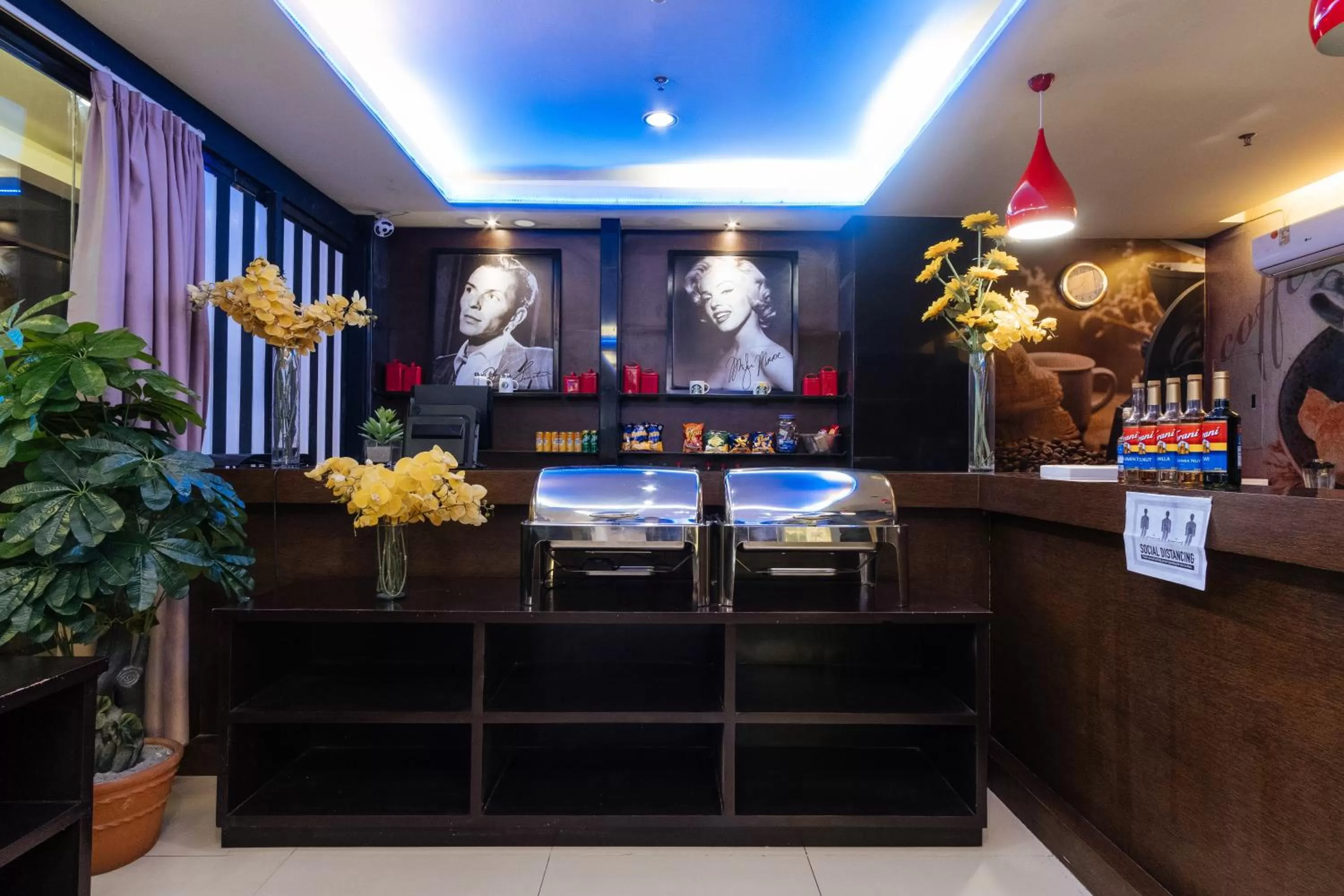 Restaurant/places to eat in Northpointe Residences