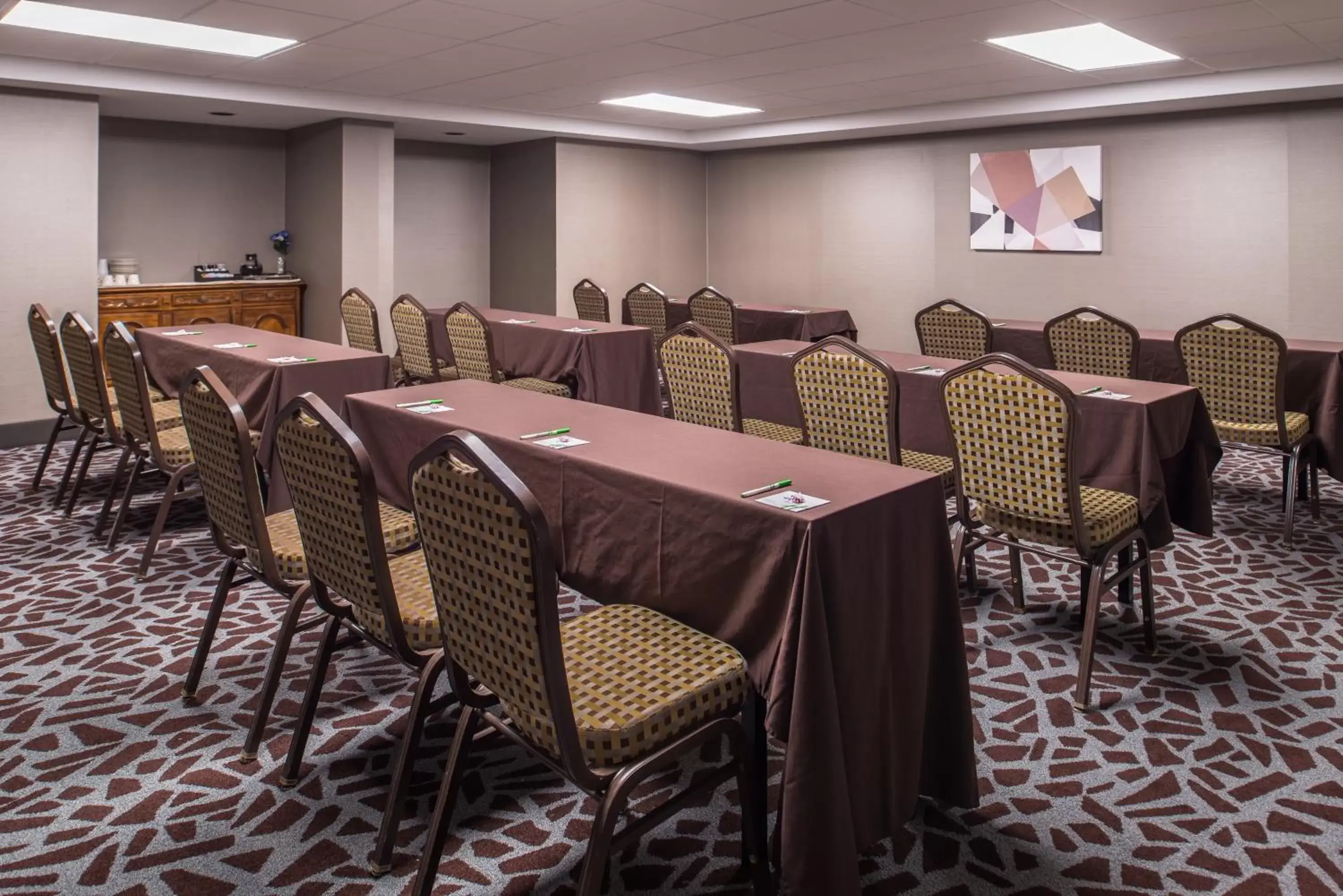 Meeting/conference room in Holiday Inn Auburn-Finger Lakes Region, an IHG Hotel