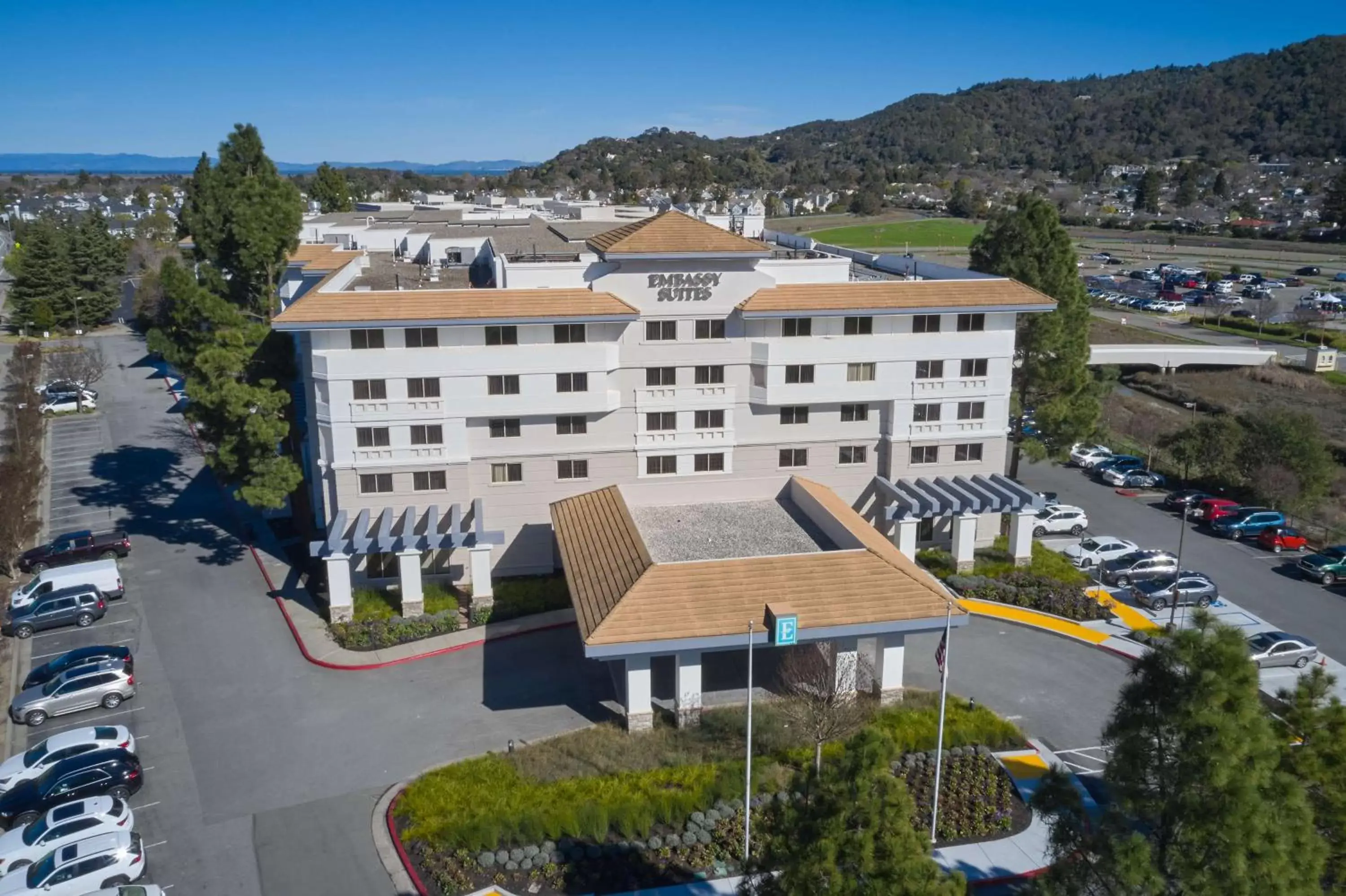 Property building, Bird's-eye View in Embassy Suites by Hilton San Rafael Marin County