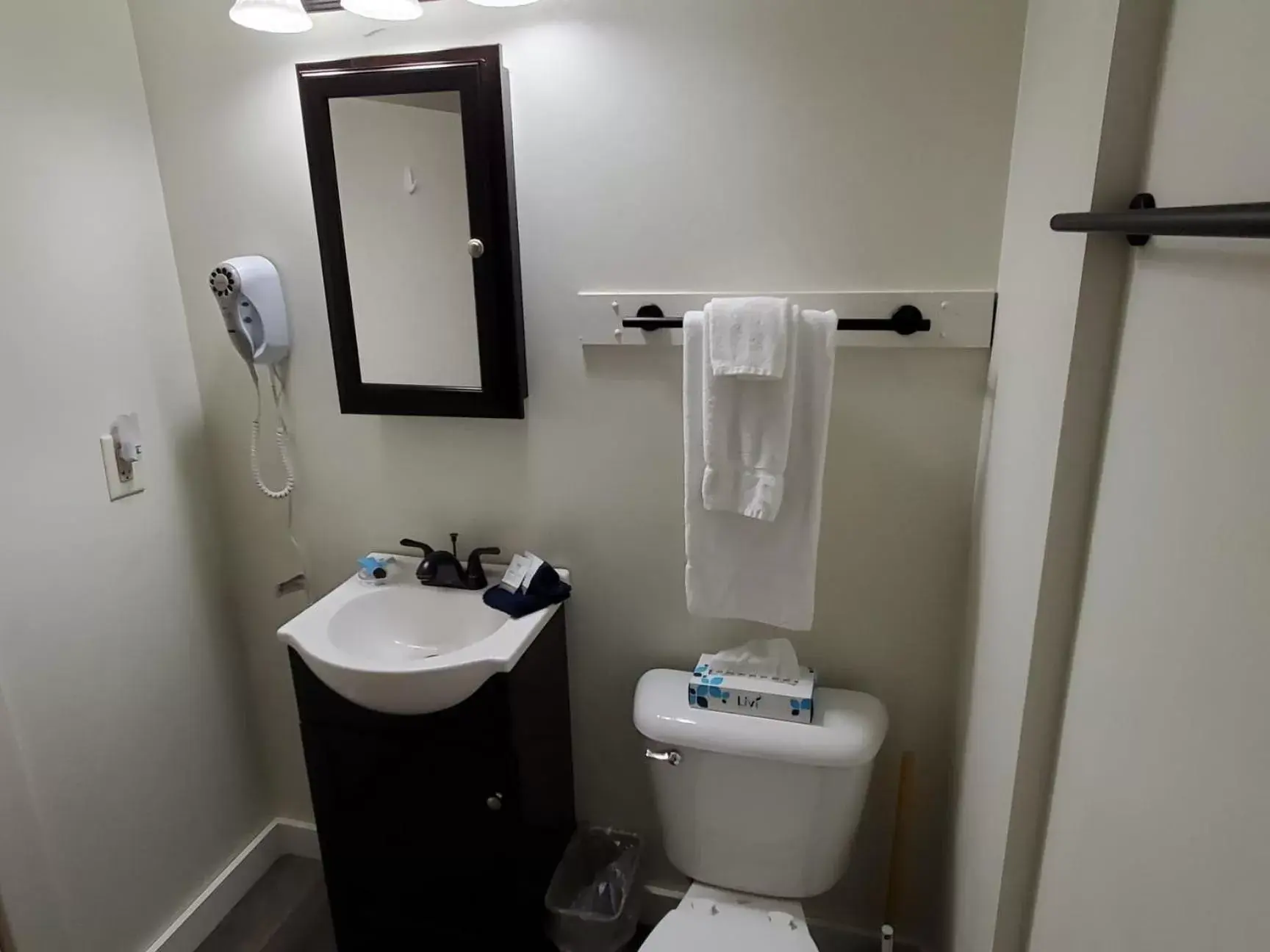 Bathroom in Windrifter Resort