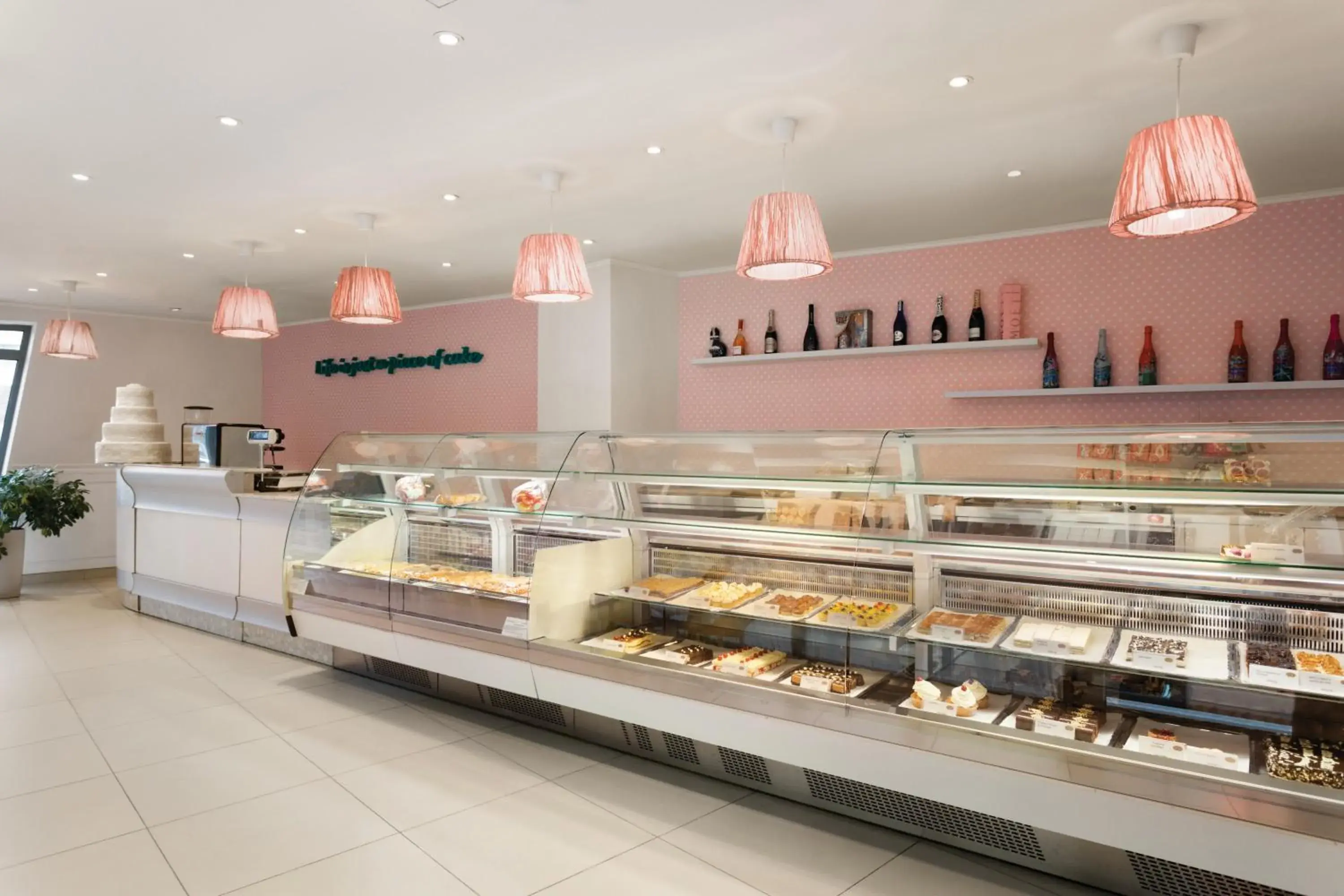 Restaurant/places to eat in Hotel Ramada Pitesti Restaurant/places to eat in Hotel Ramada Pitesti