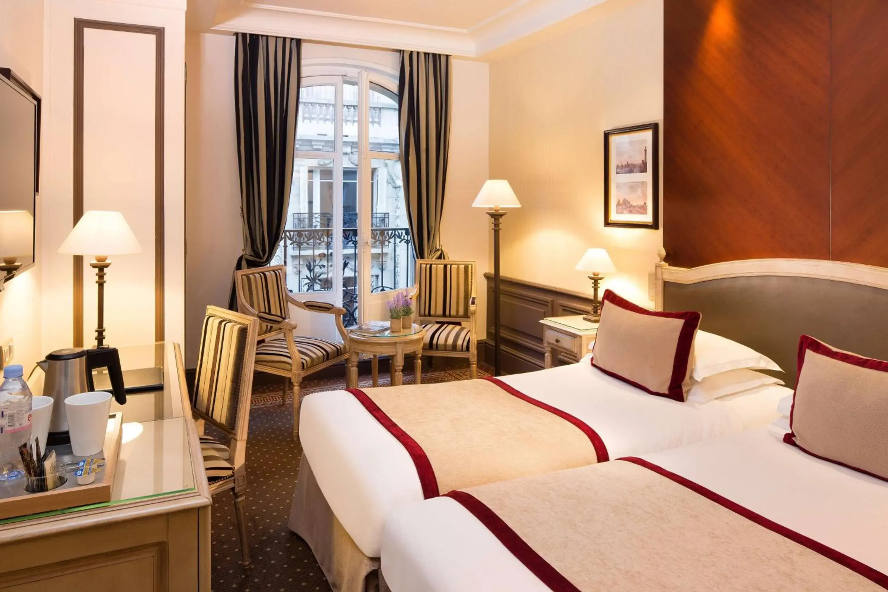 Photo of the whole room in Best Western Premier Trocadero La Tour Hotel