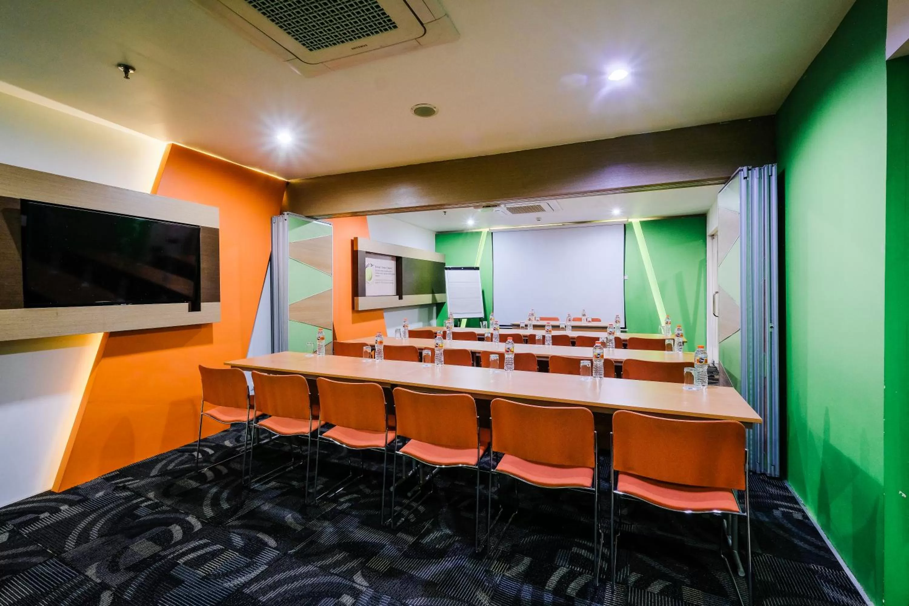 Business facilities in Cordia Hotel Makassar Airport