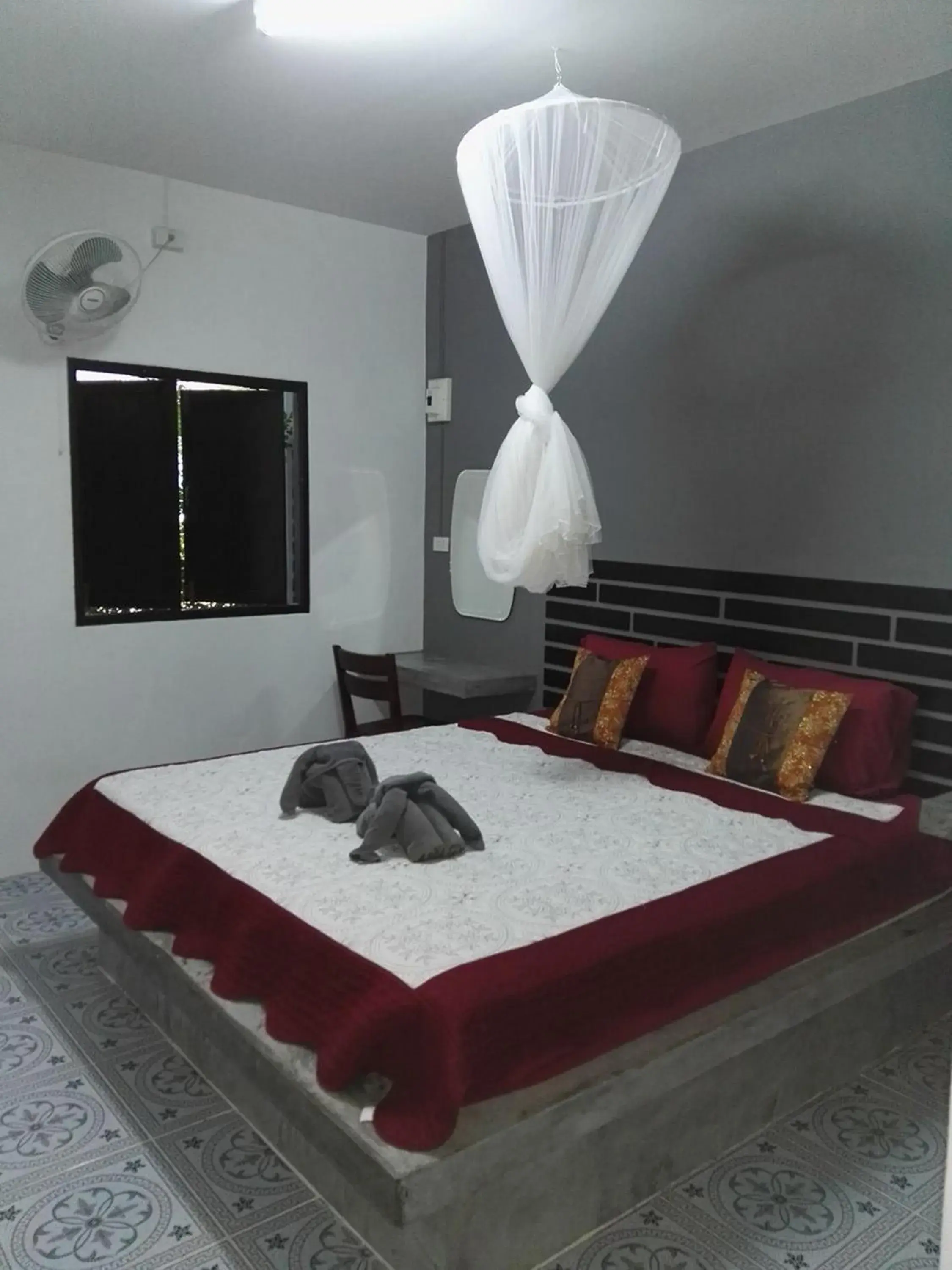 Bed in Lanta Memory Resort - SHA Plus