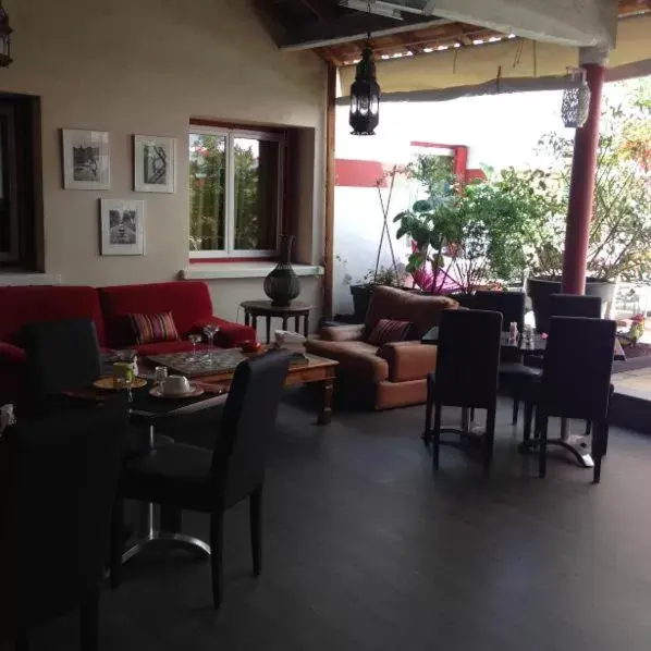 Restaurant/Places to Eat in Hotel Cote Patio