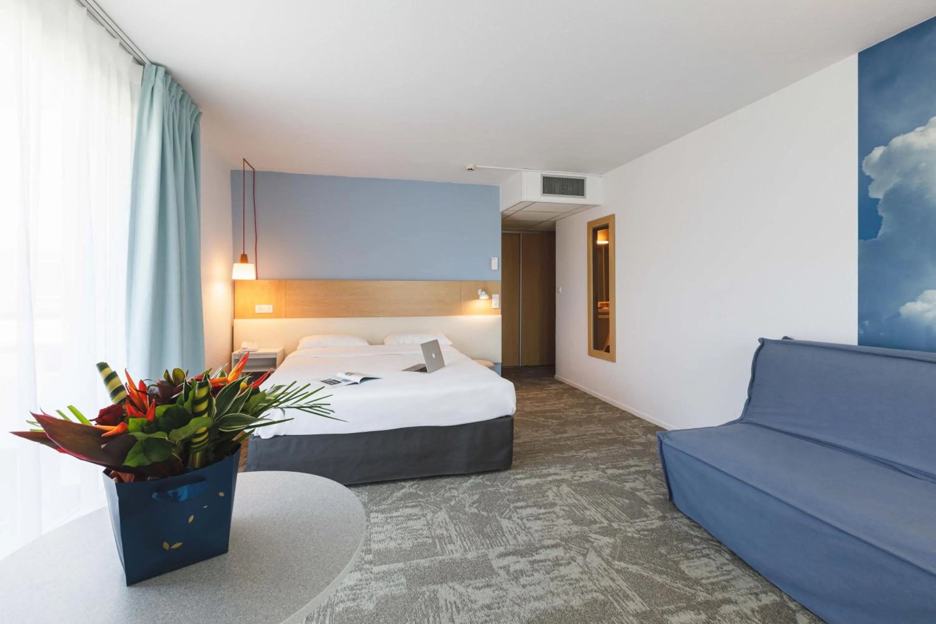 Photo of the whole room, Bed in ibis Styles Aix les Bains Domaine de Marlioz