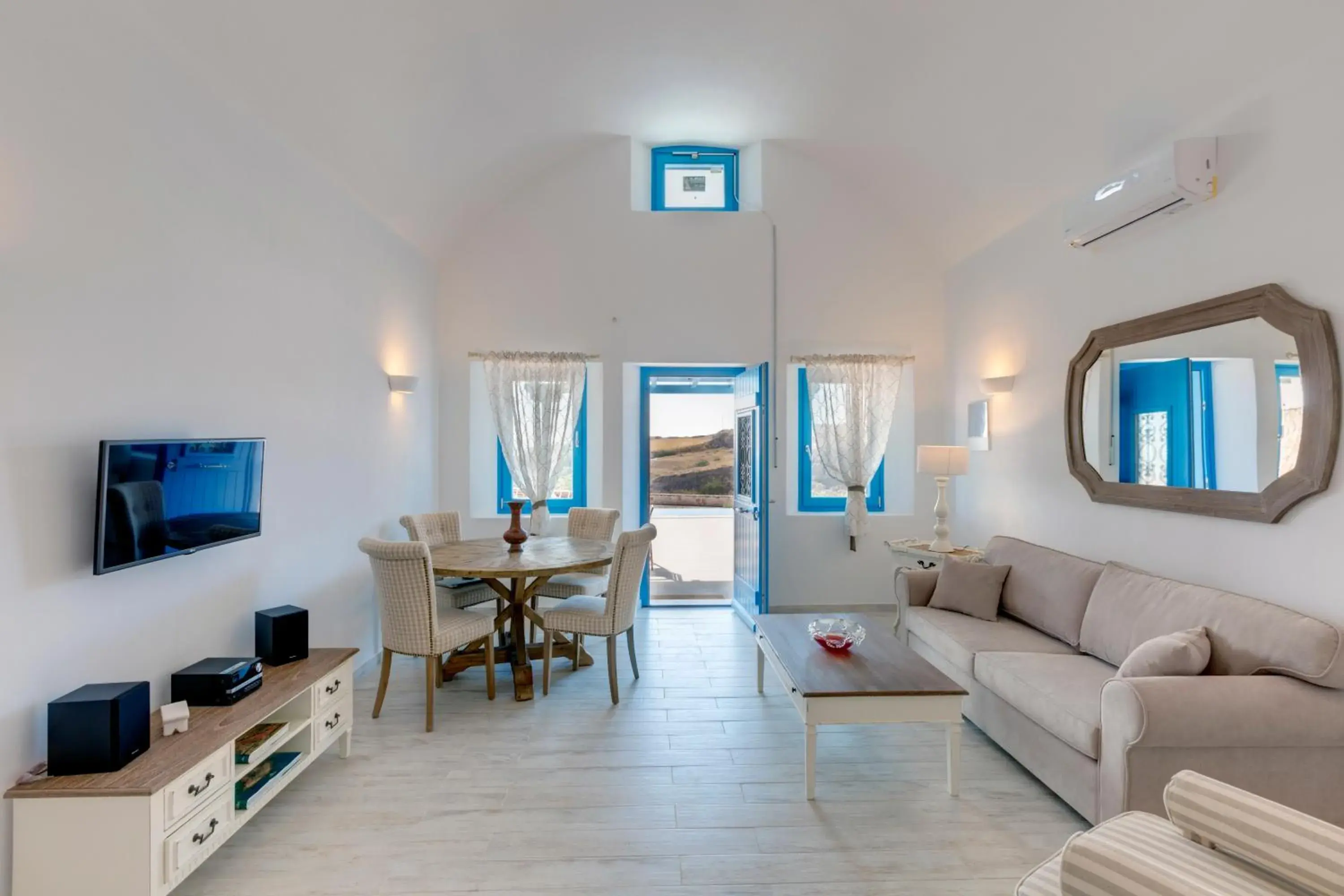 Living room, Seating Area in Desiterra Resort