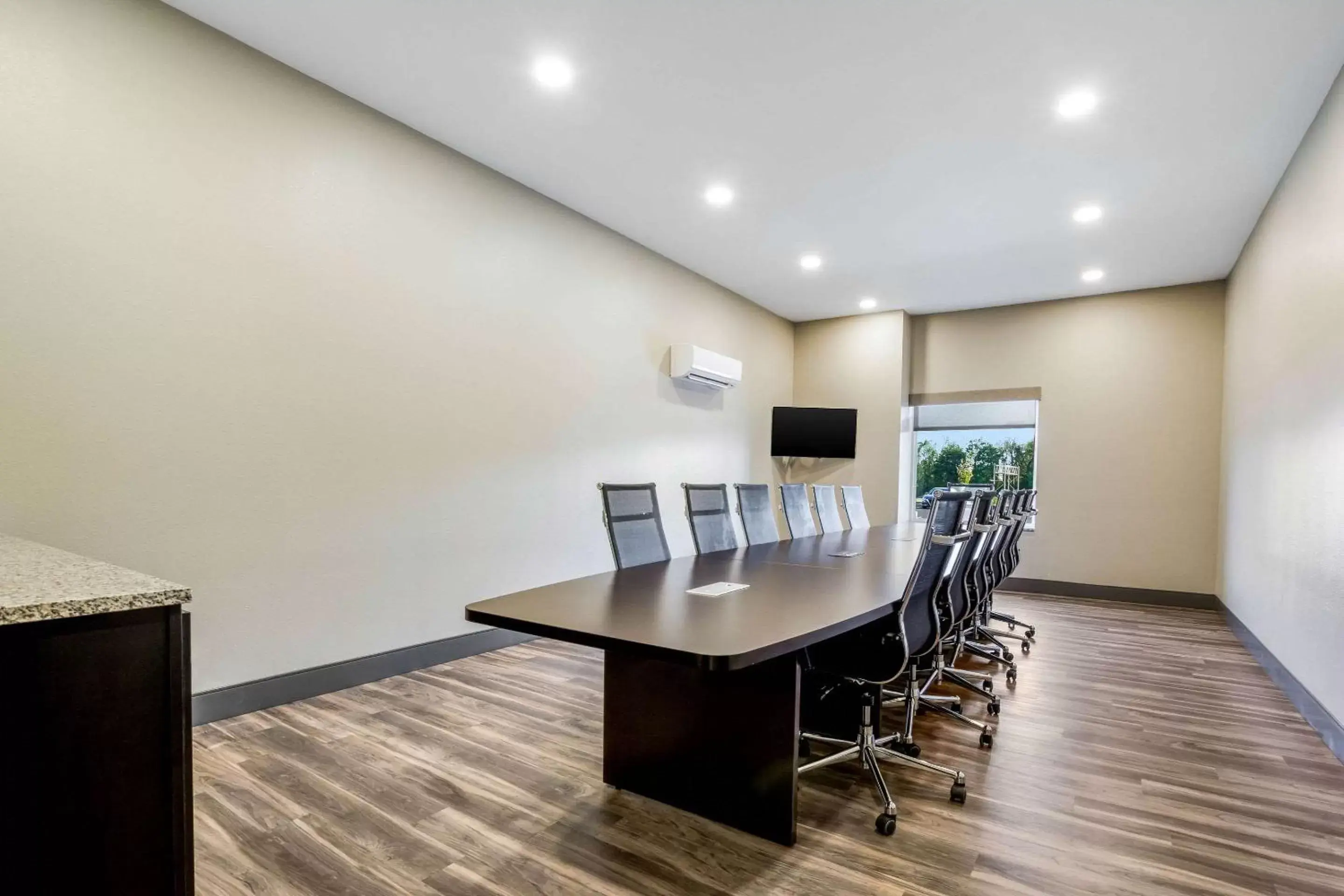 Meeting/conference room in Sleep Inn Winfield - Teays Valley