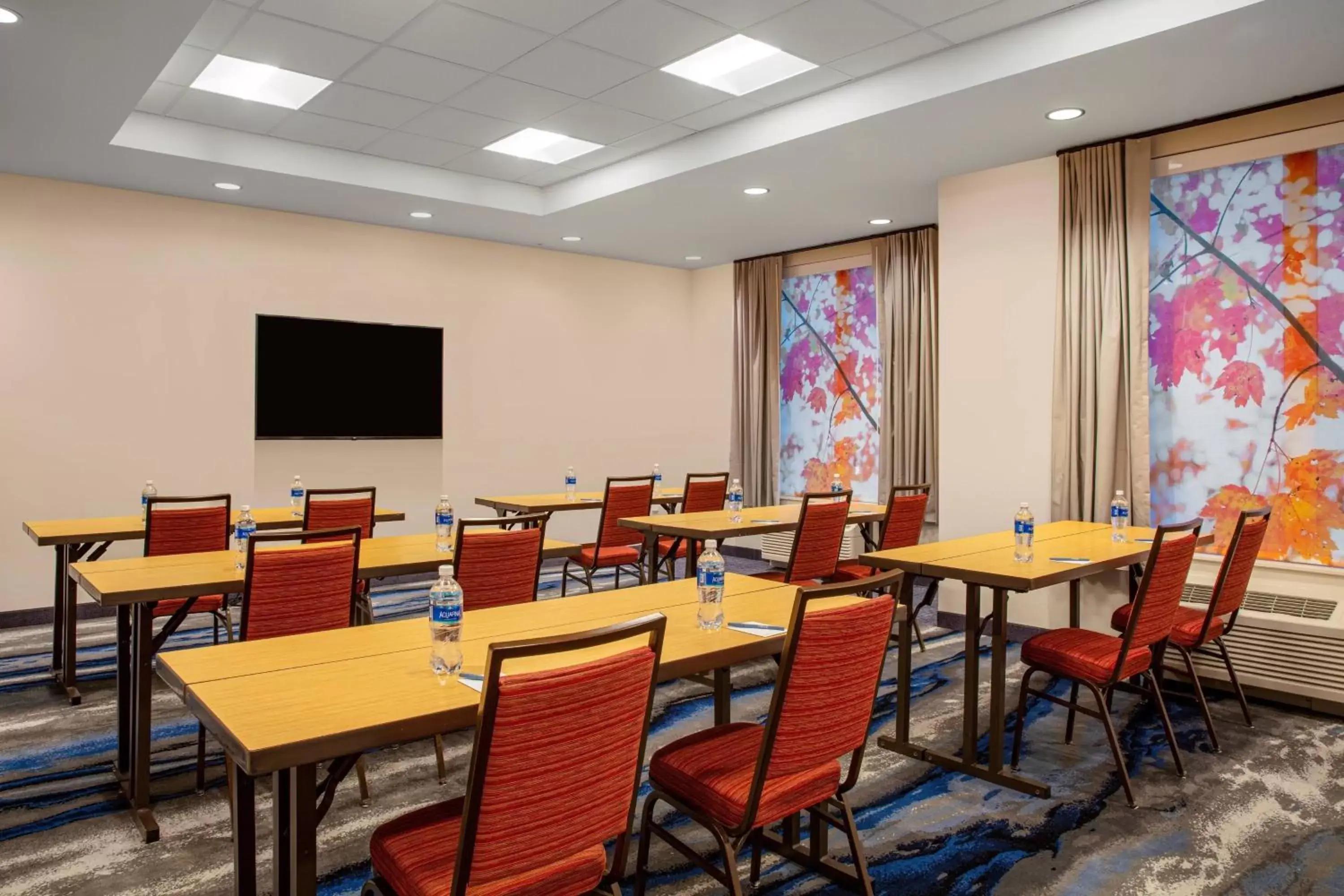 Meeting/conference room, Restaurant/Places to Eat in Fairfield by Marriott Inn & Suites Harrisburg West/Mechanicsburg