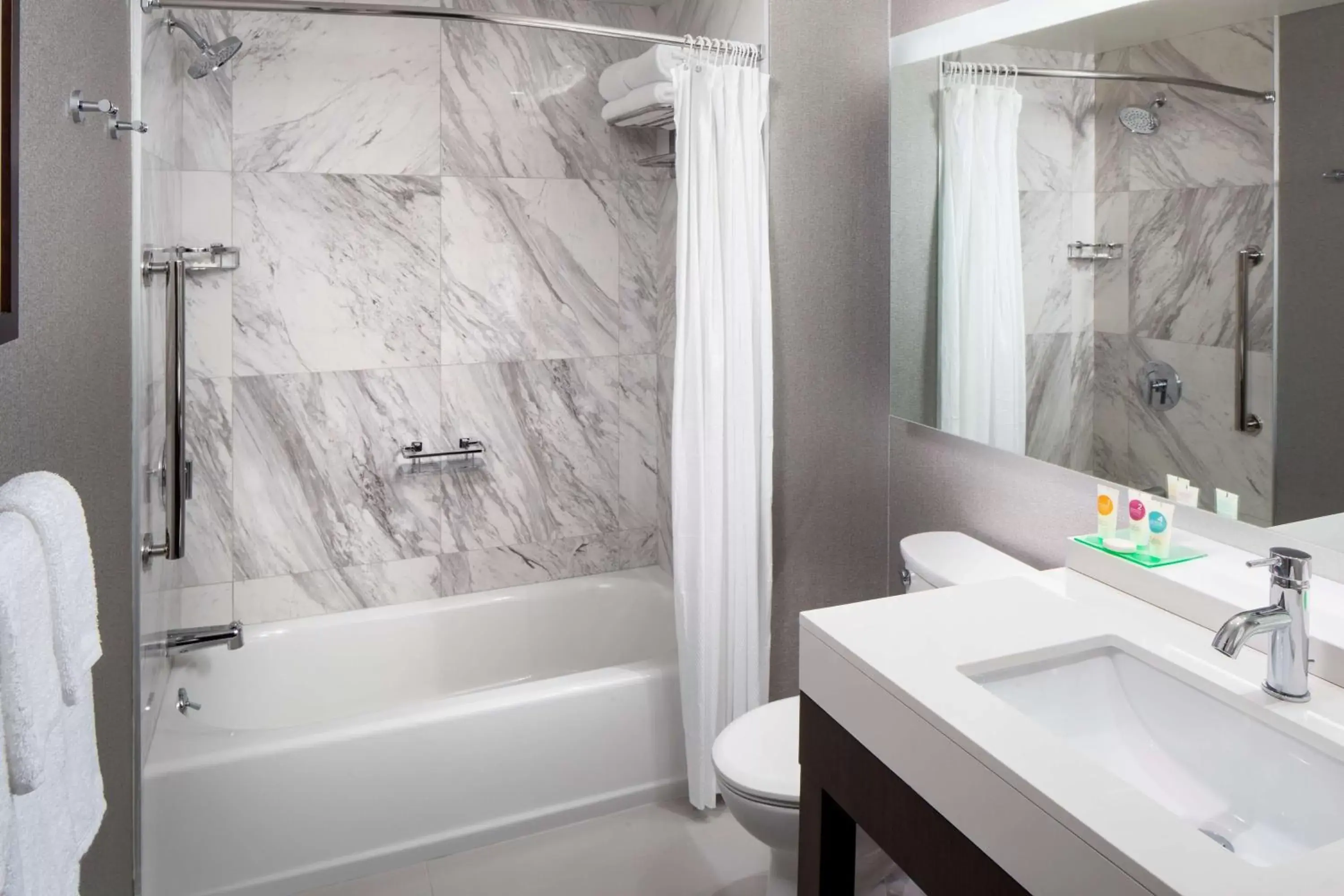 Bathroom in Hyatt Place Poughkeepsie - Hudson Valley Bathroom in Hyatt Place Poughkeepsie - Hudson Valley