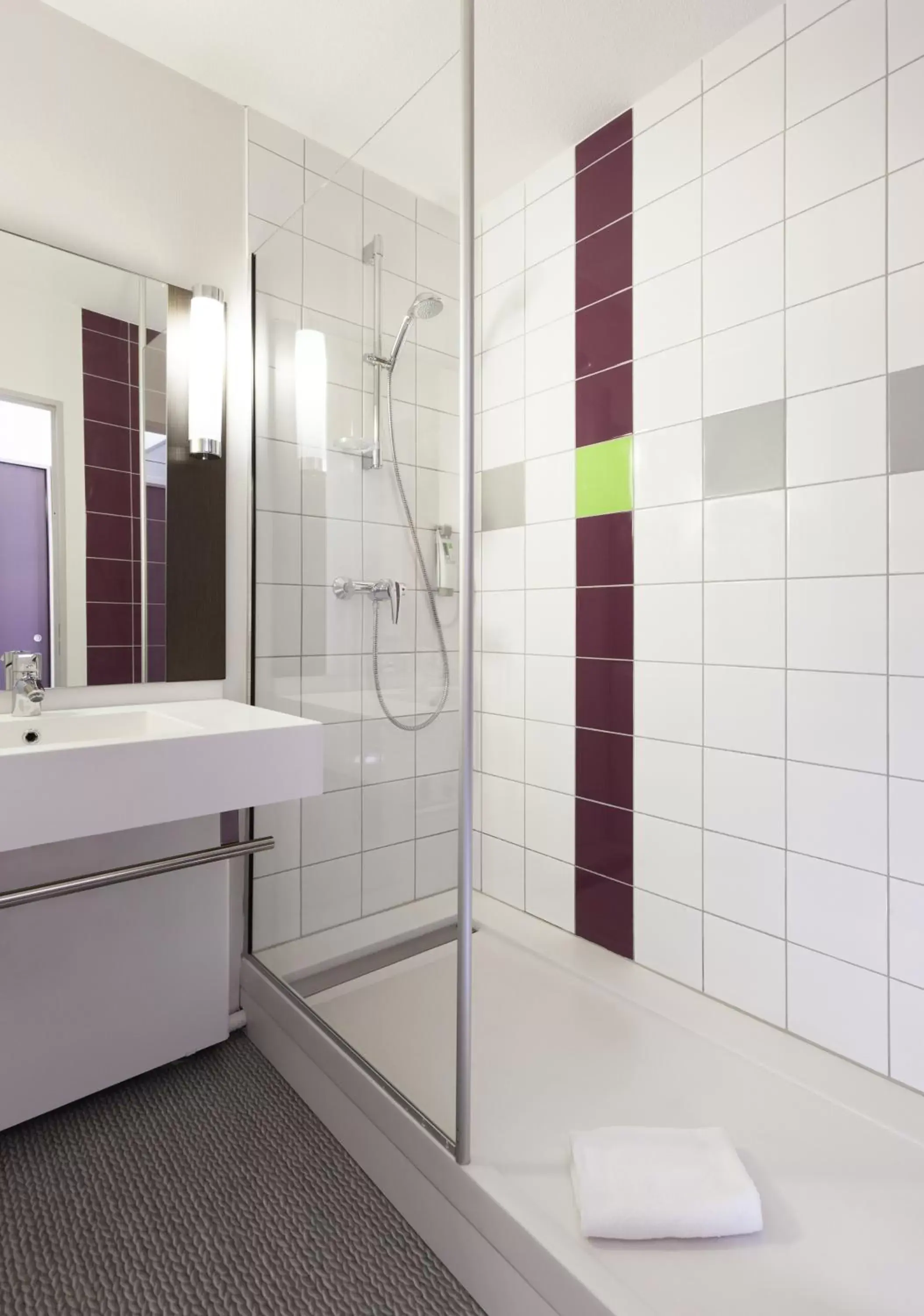 Shower, Bathroom in ibis Styles Beaune Centre