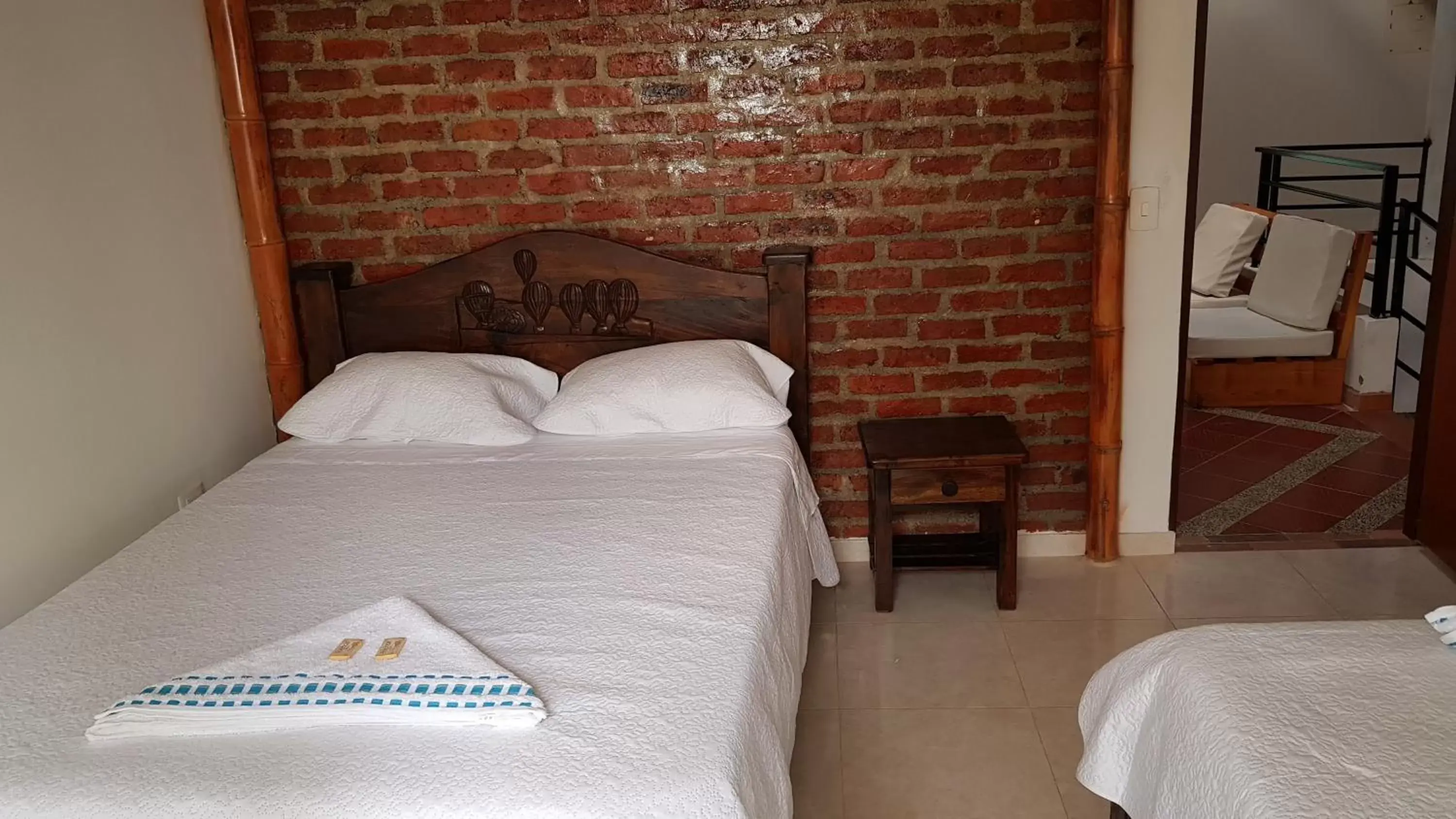 Twin Room with Private Bathroom in Dedalos Fly House Twin Room with Private Bathroom in Dedalos Fly House