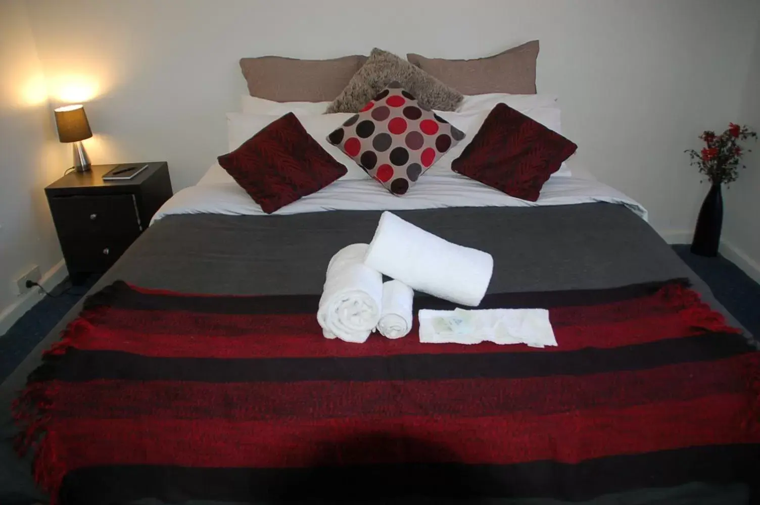 Bedroom, Bed in Calder Motel