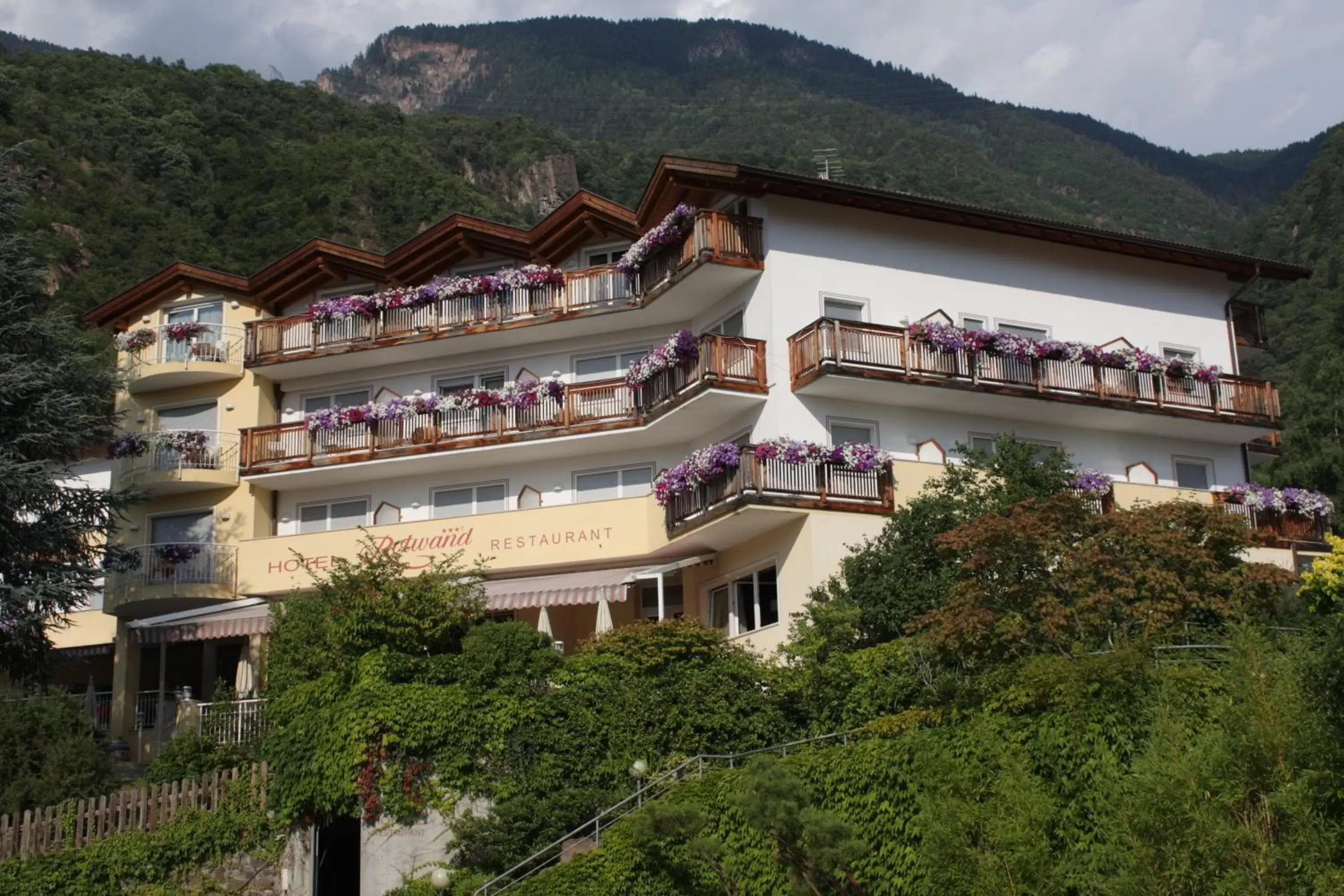 Facade/entrance, Property Building in Hotel Rotwand