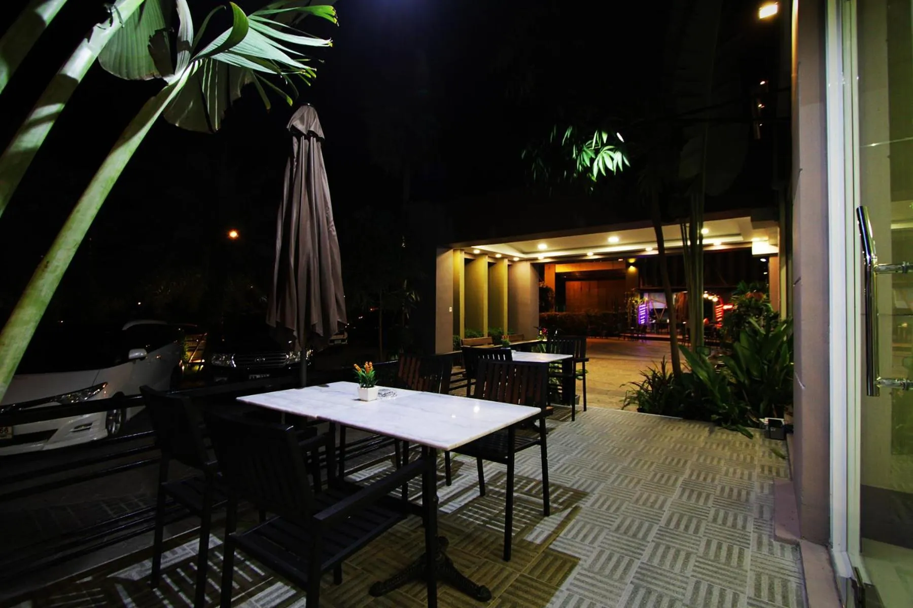 The Contrast i Hotel