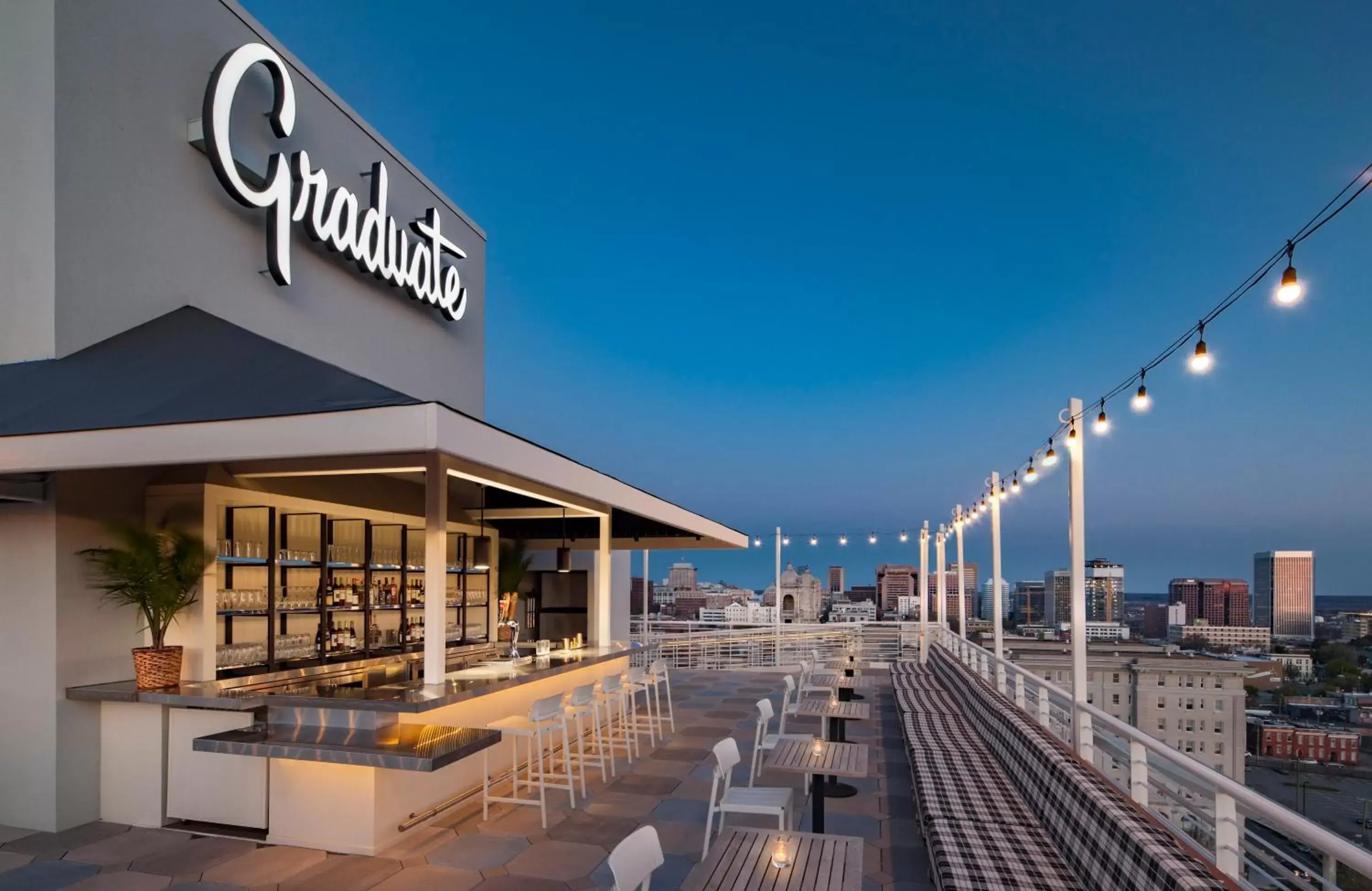 Lounge or bar in Graduate by Hilton Richmond Lounge or bar in Graduate by Hilton Richmond