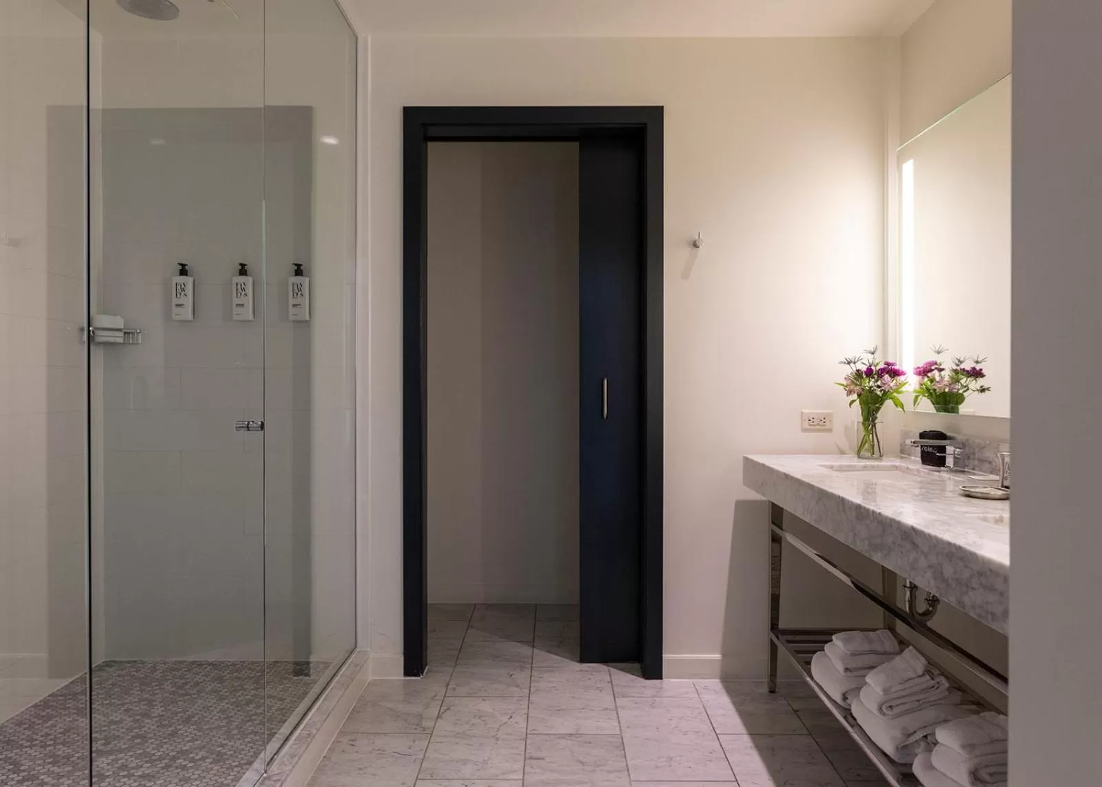 Shower in The Fontaine