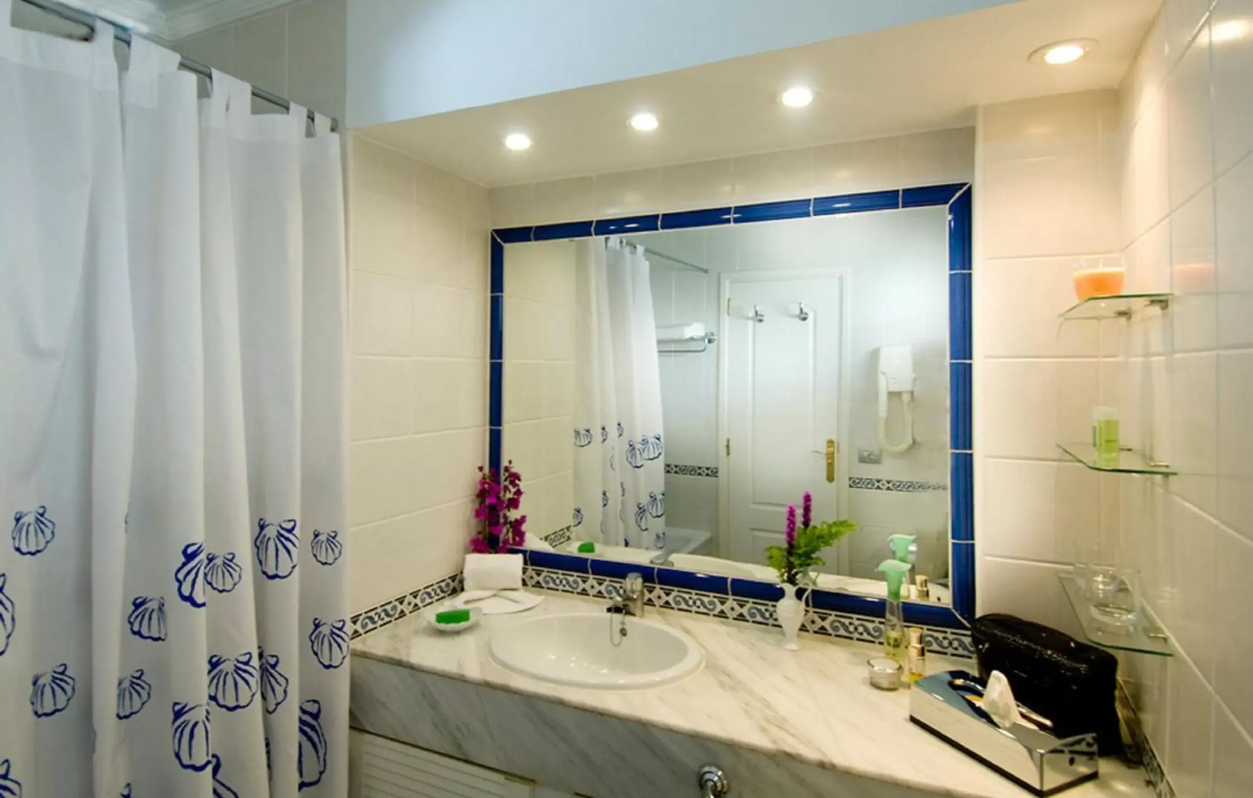 Bathroom in Palm Beach - Excel Hotels & Resorts